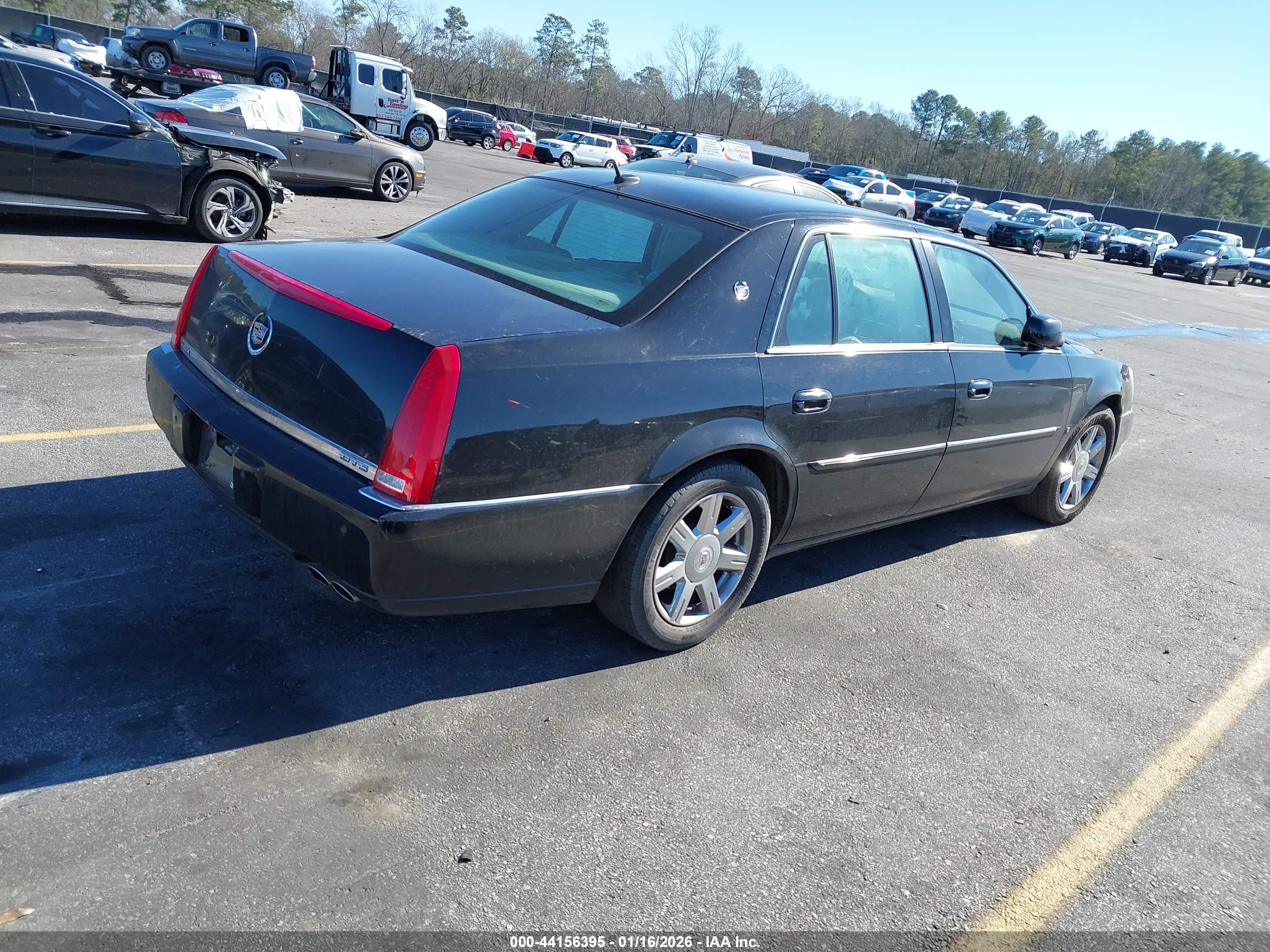 CADILLAC DTS image 4
