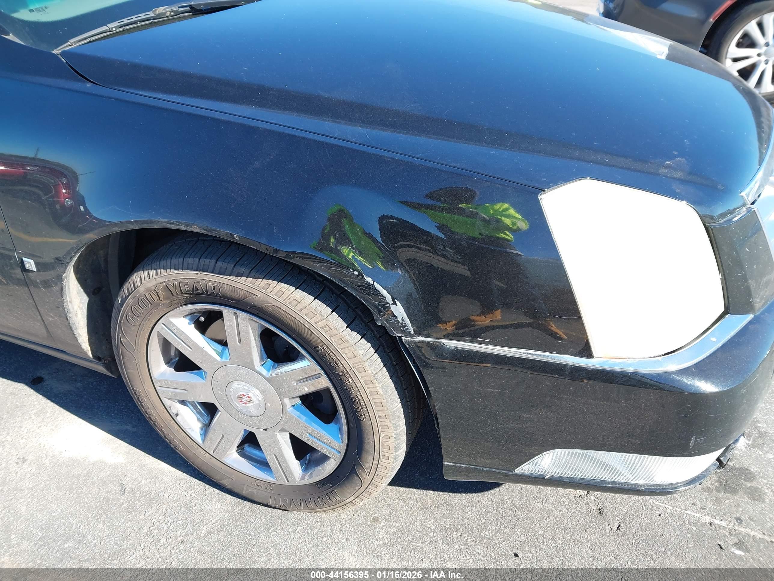 CADILLAC DTS image 6