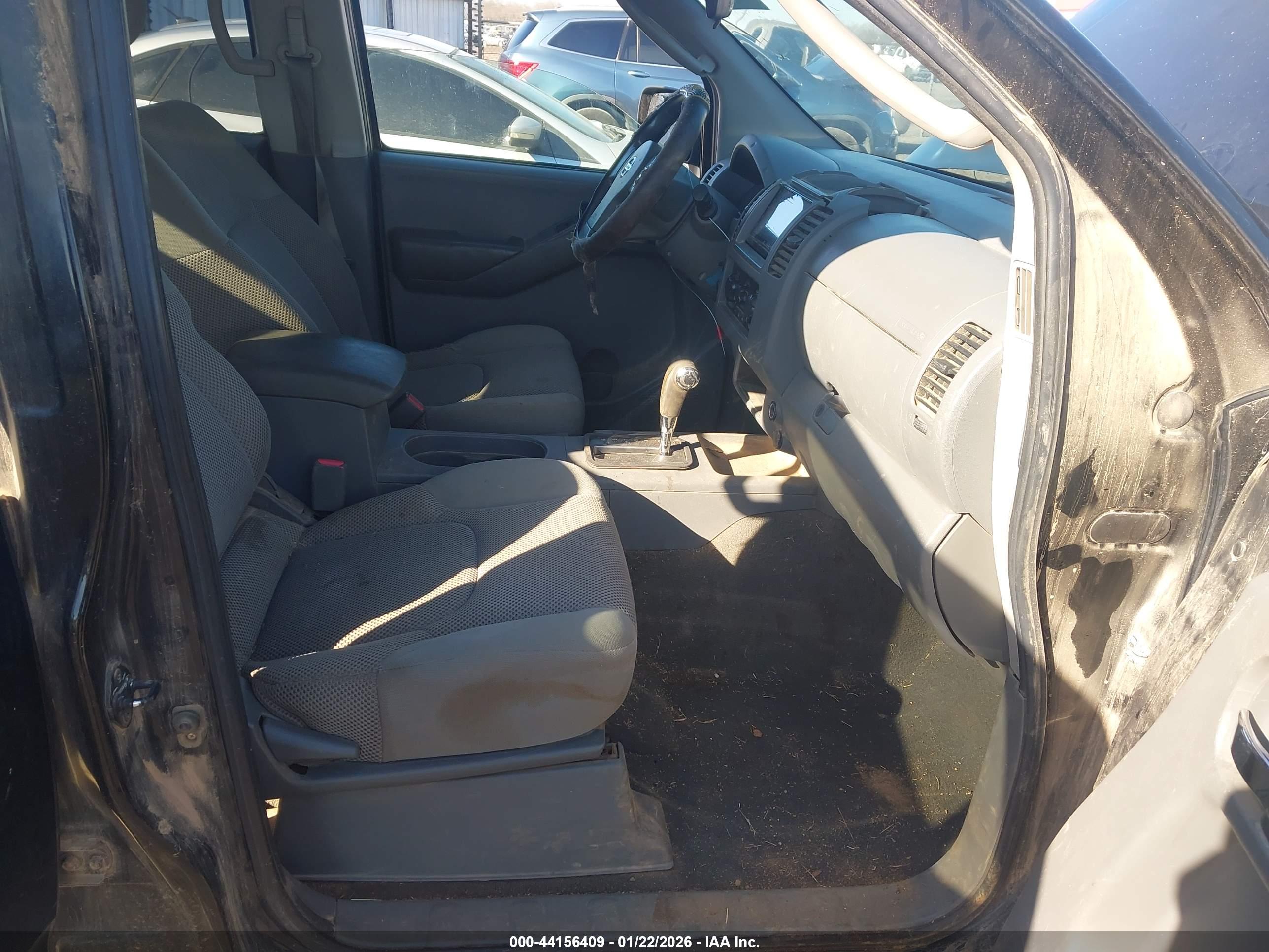 NISSAN FRONTIER image 5