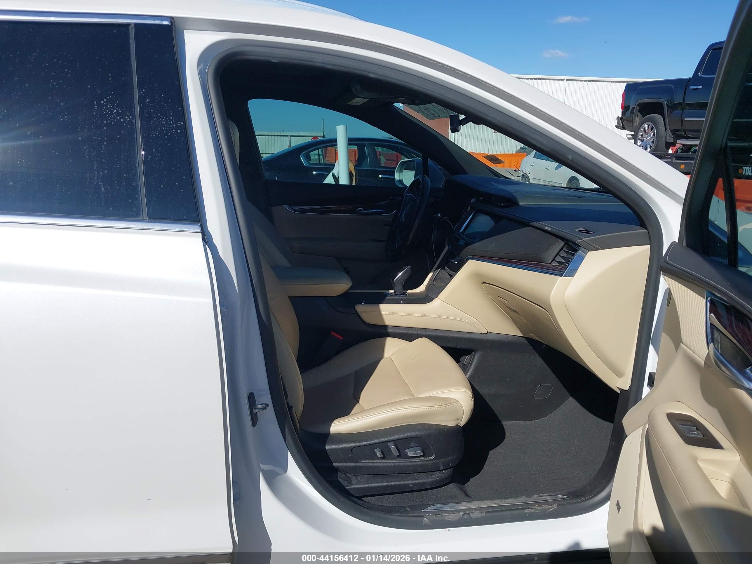 CADILLAC XT5 image 5