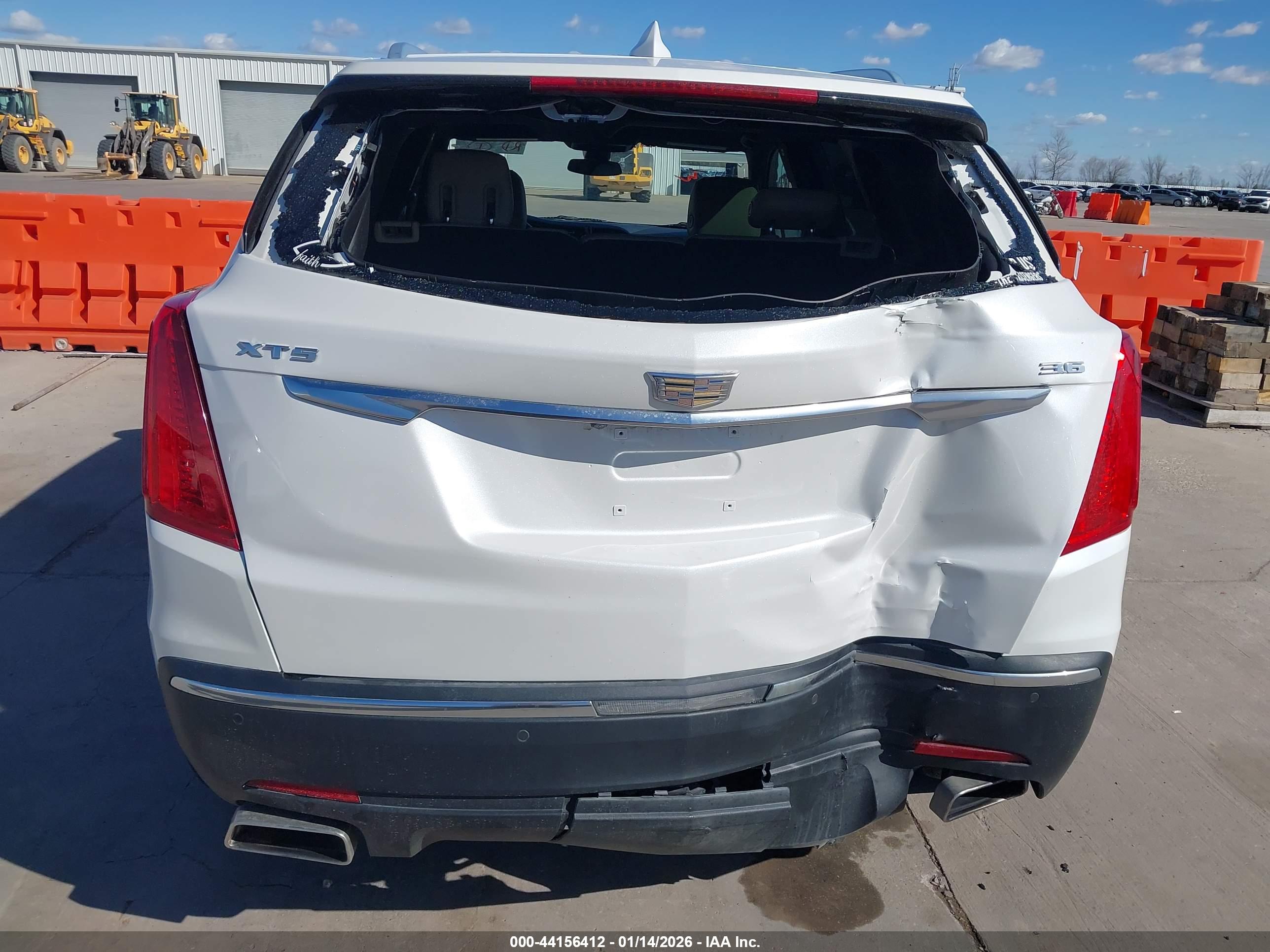 CADILLAC XT5 image 6