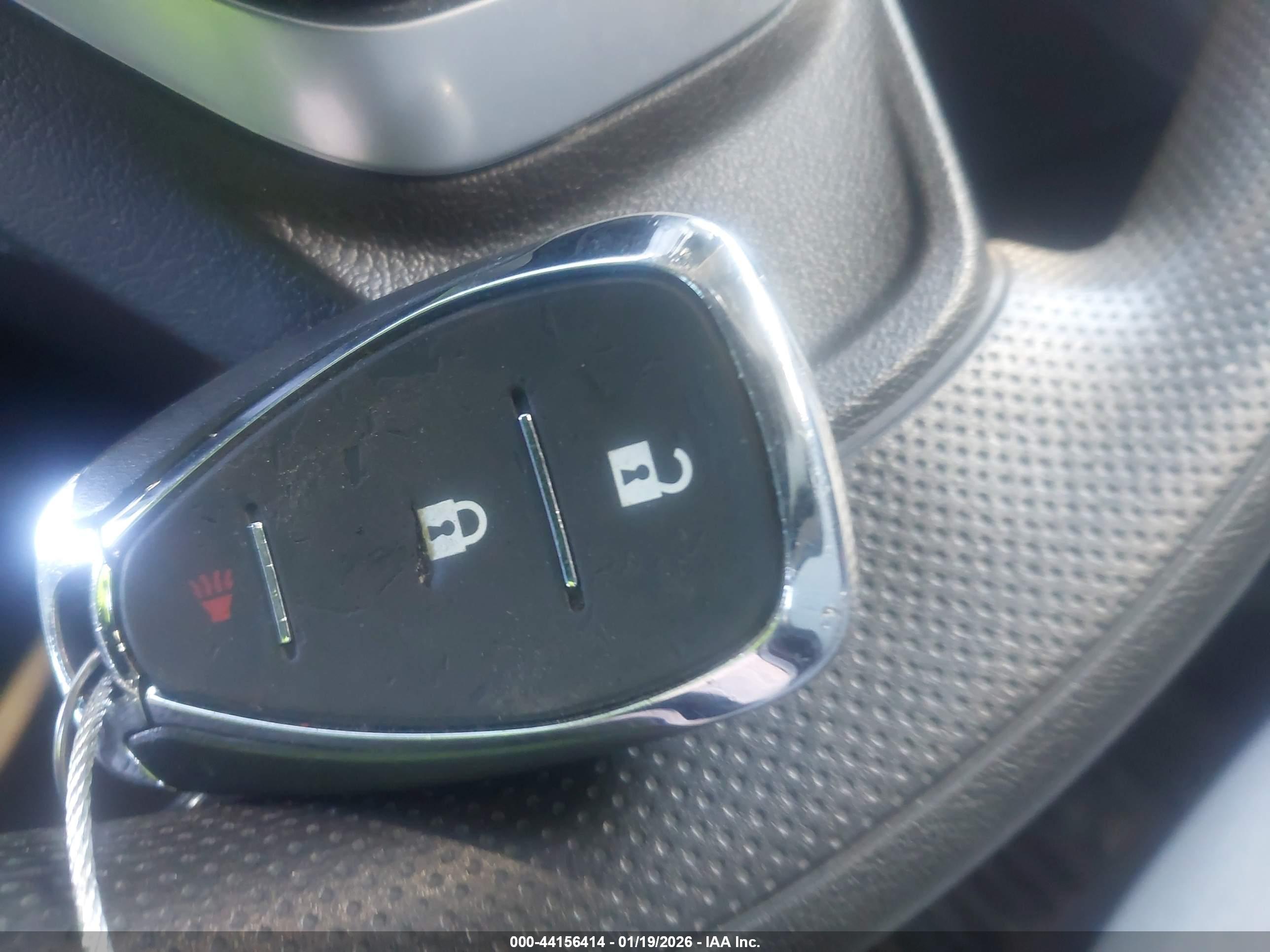 CHEVROLET EQUINOX image 11
