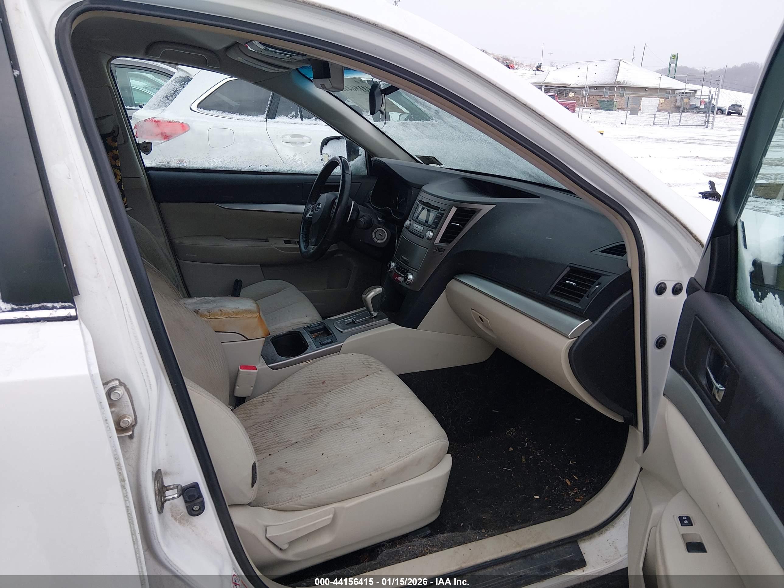 SUBARU OUTBACK image 5
