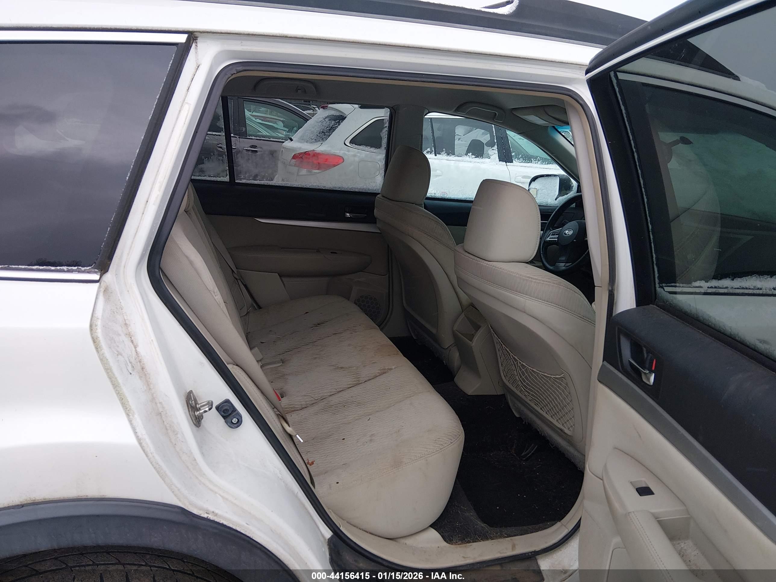 SUBARU OUTBACK image 8