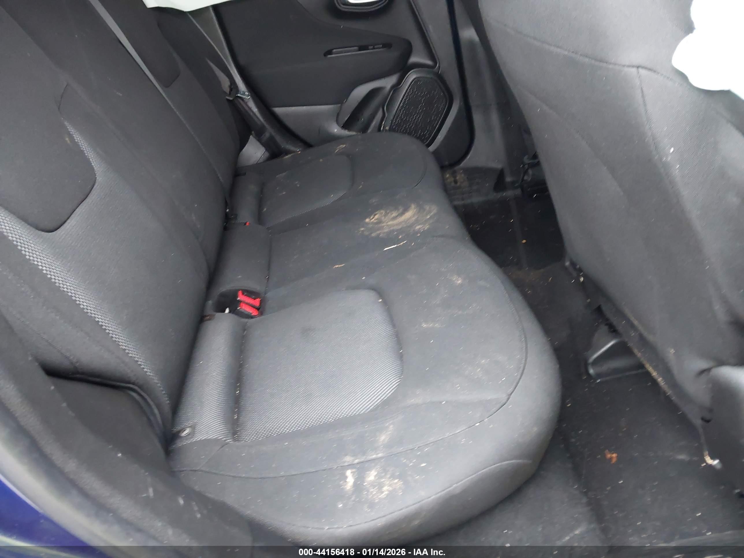 JEEP RENEGADE image 8