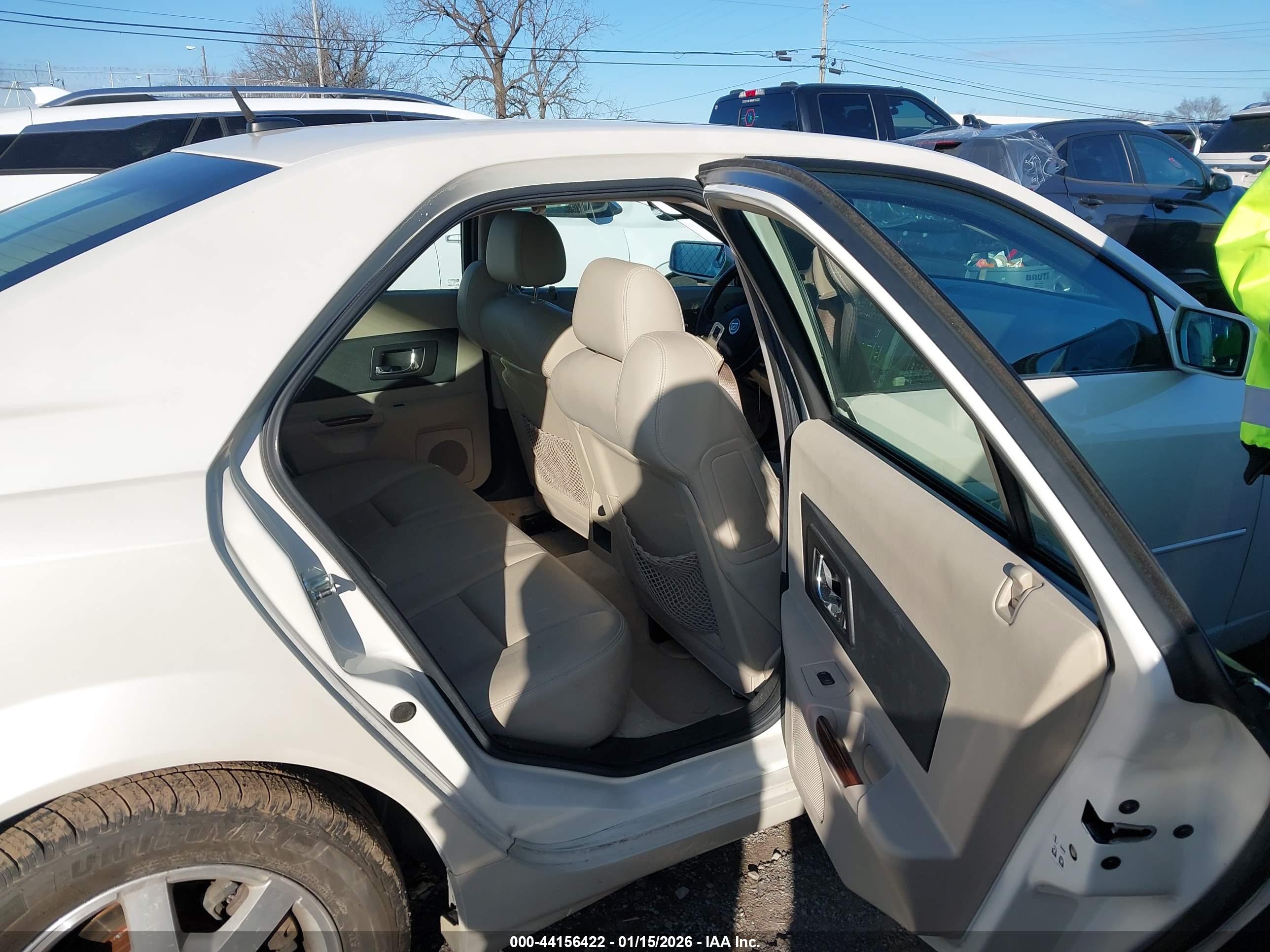 CADILLAC CTS image 8