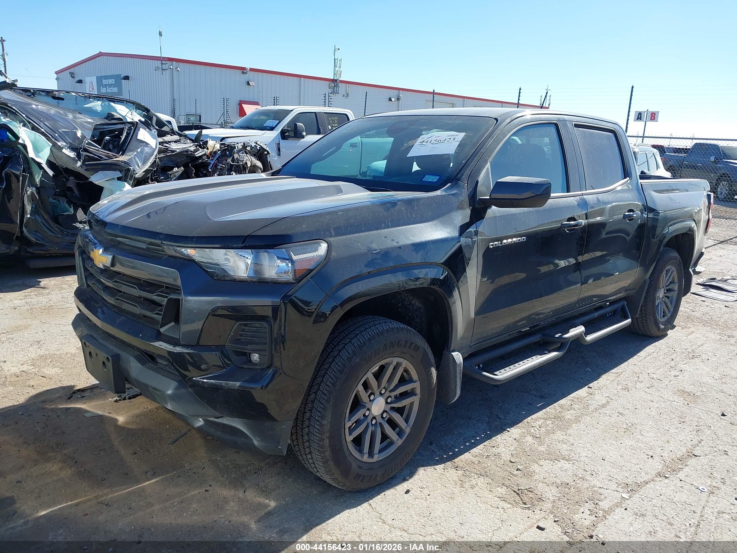 CHEVROLET COLORADO image 2