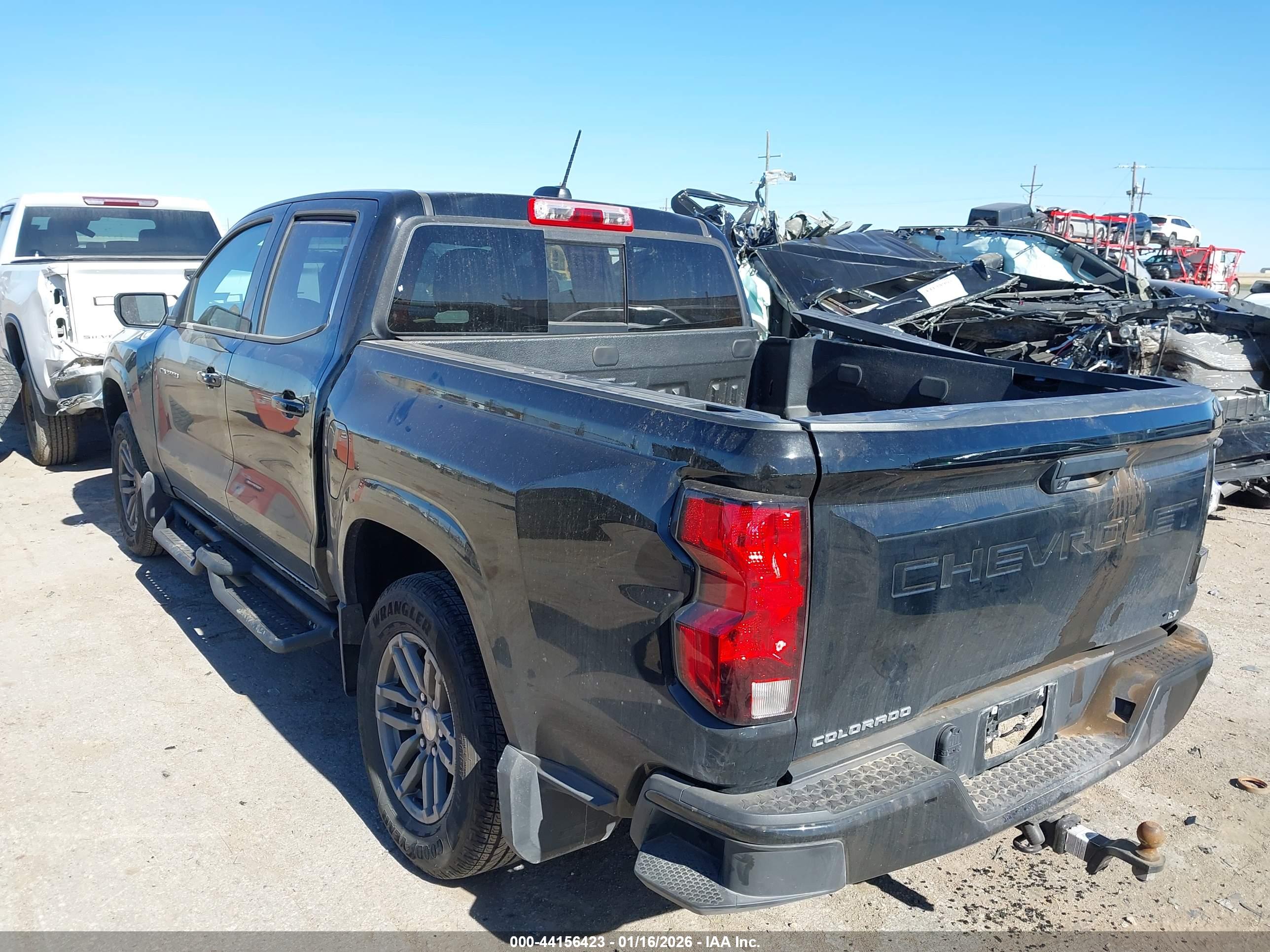 CHEVROLET COLORADO image 3