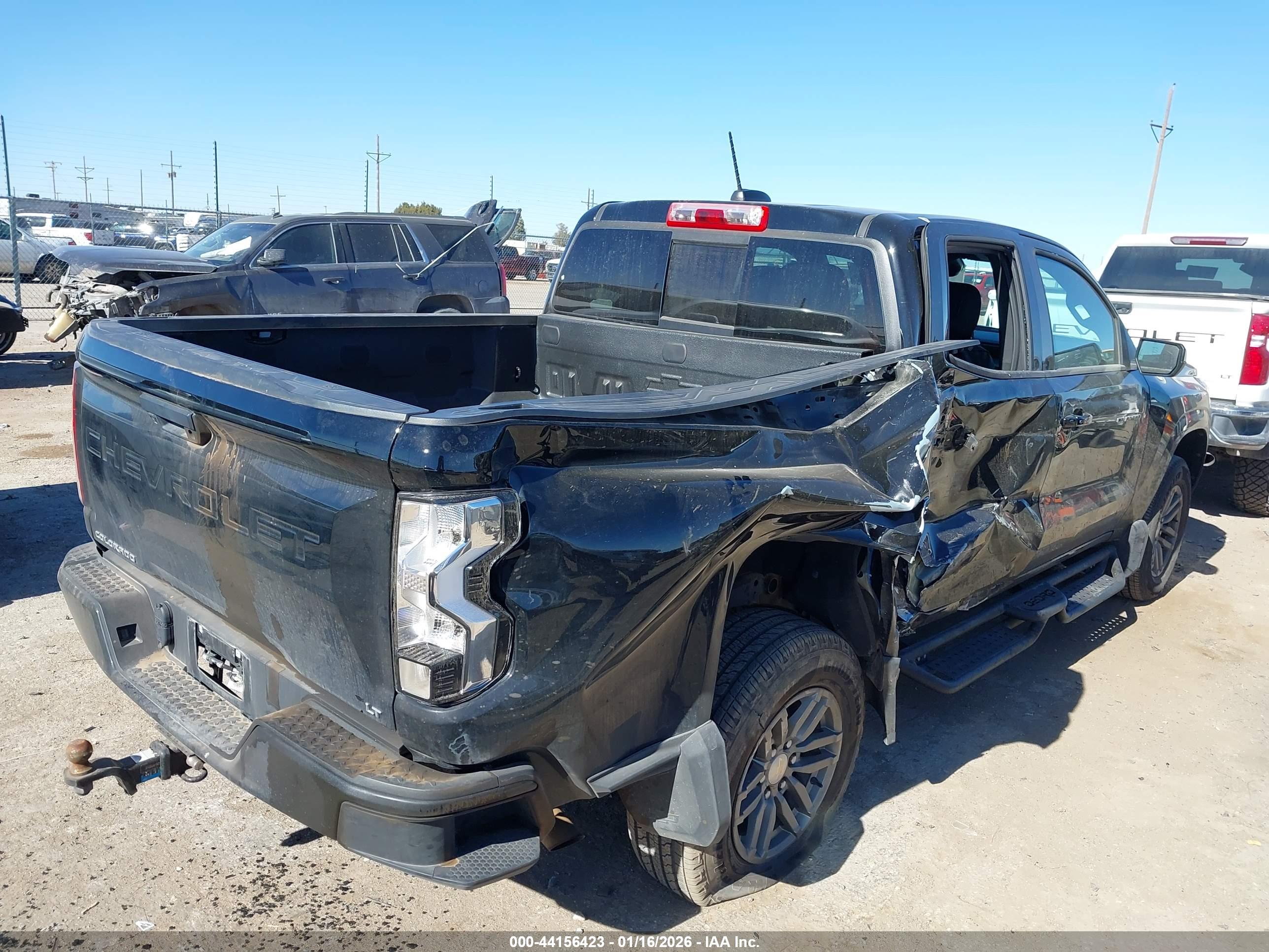 CHEVROLET COLORADO image 4