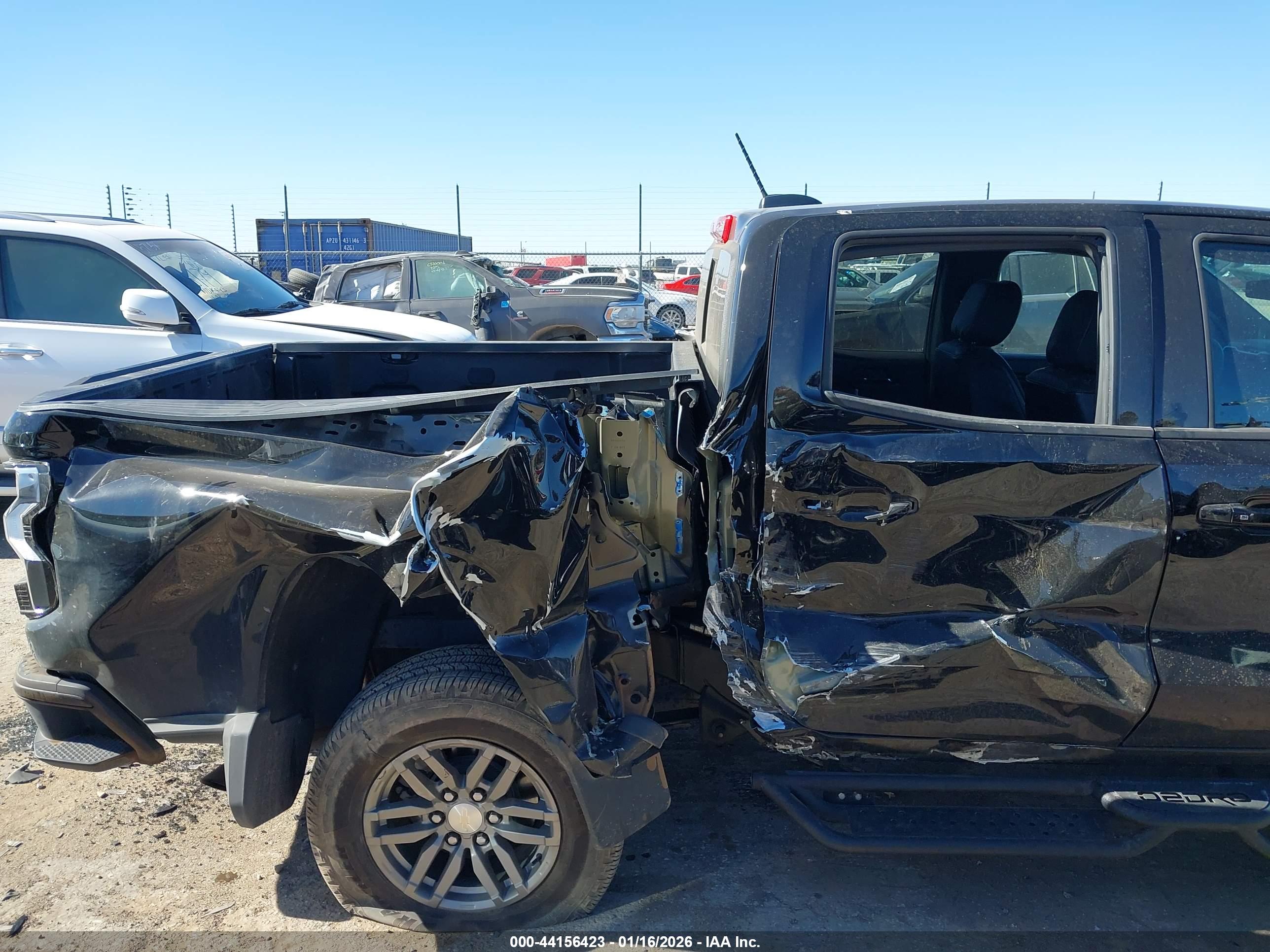 CHEVROLET COLORADO image 6