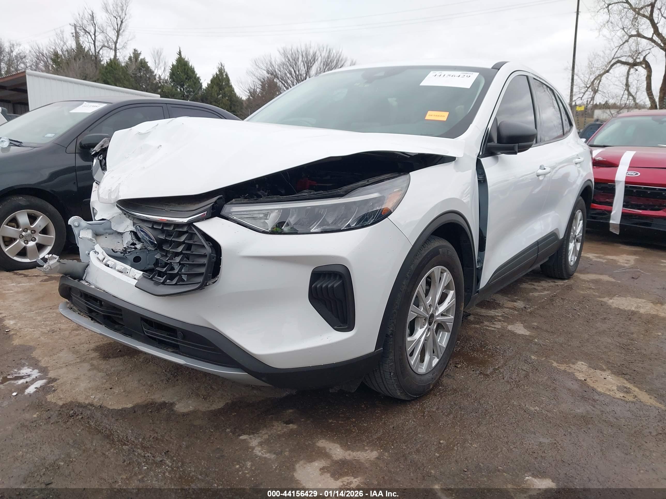 FORD ESCAPE image 2