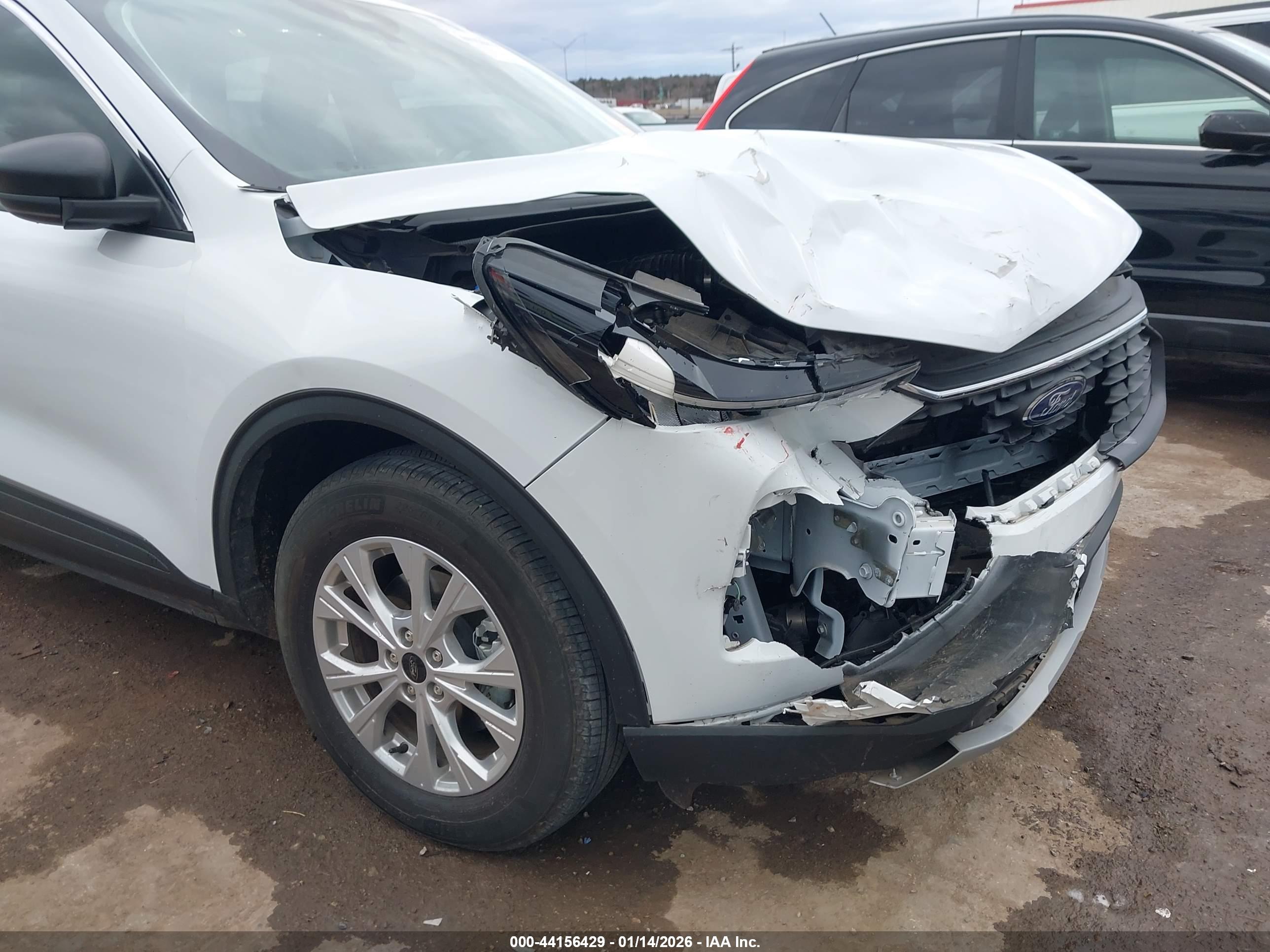 FORD ESCAPE image 6