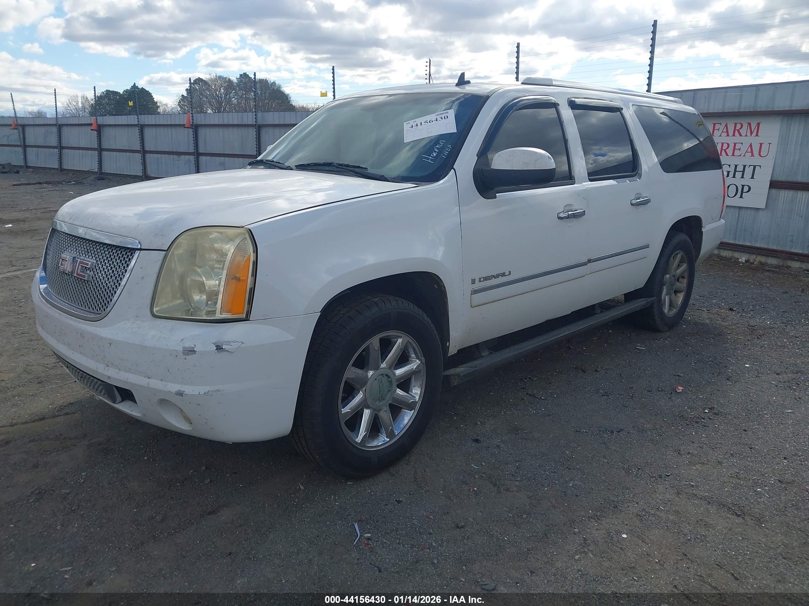 GMC YUKON image 2