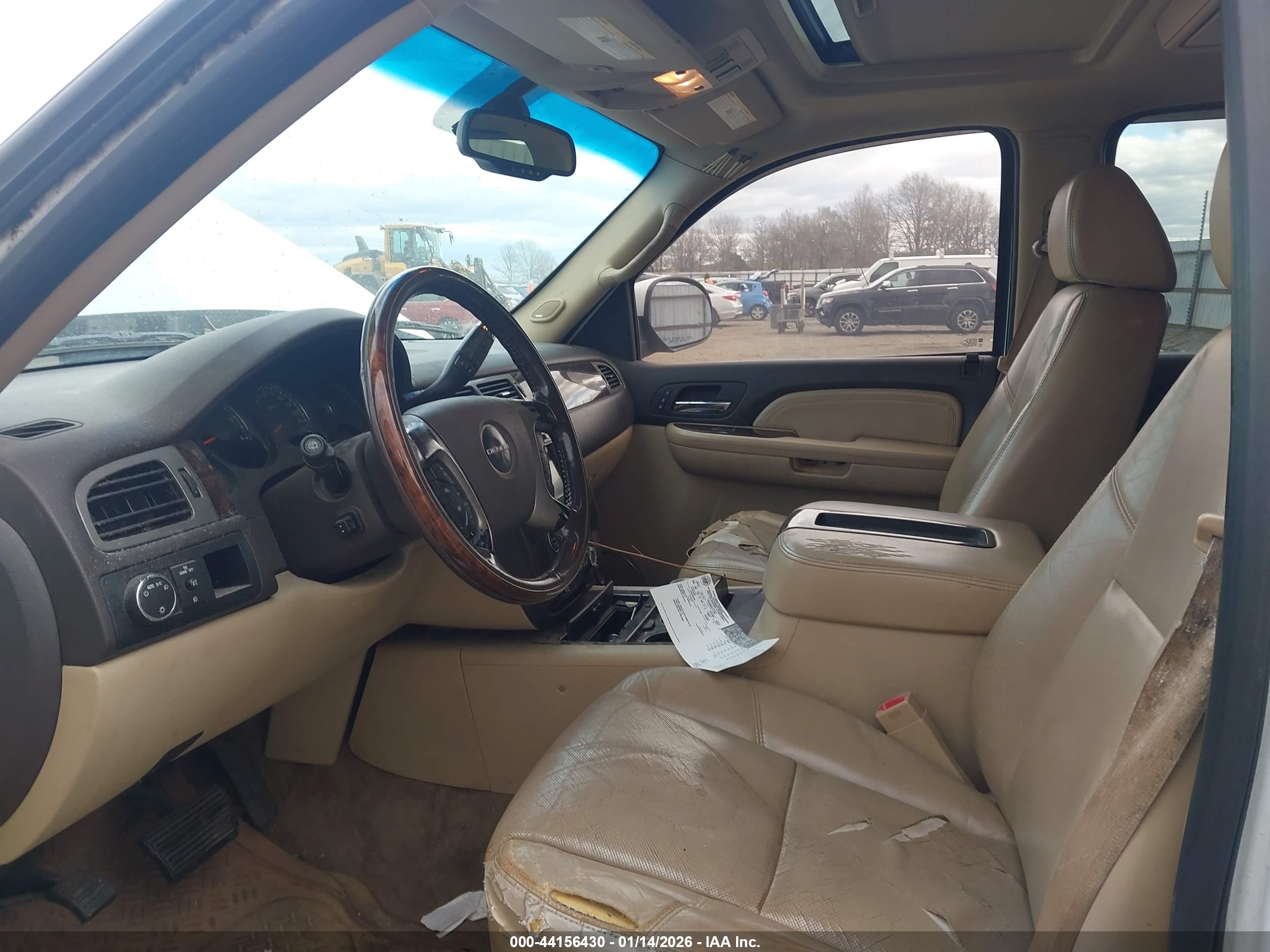 GMC YUKON image 5
