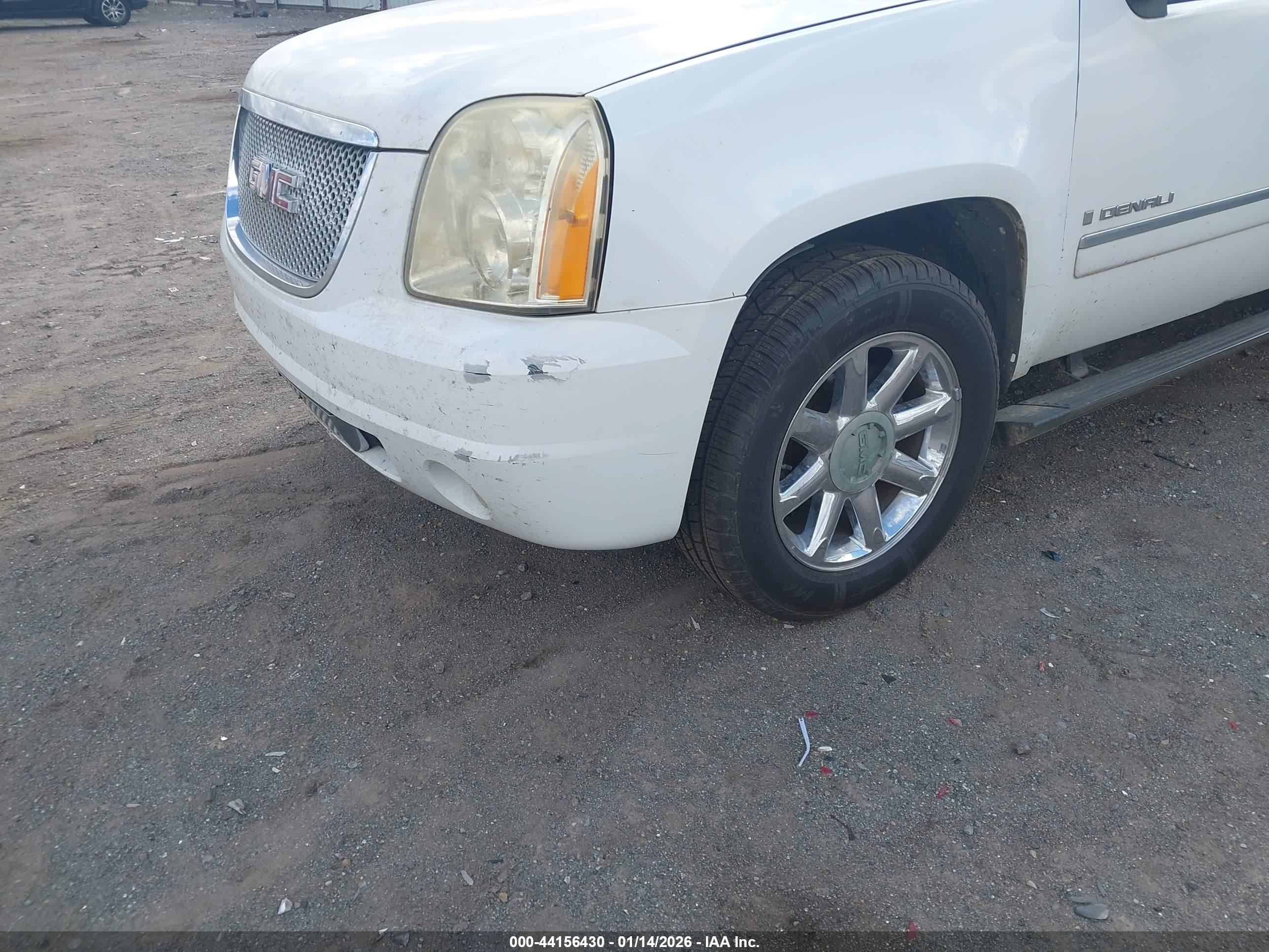 GMC YUKON image 6