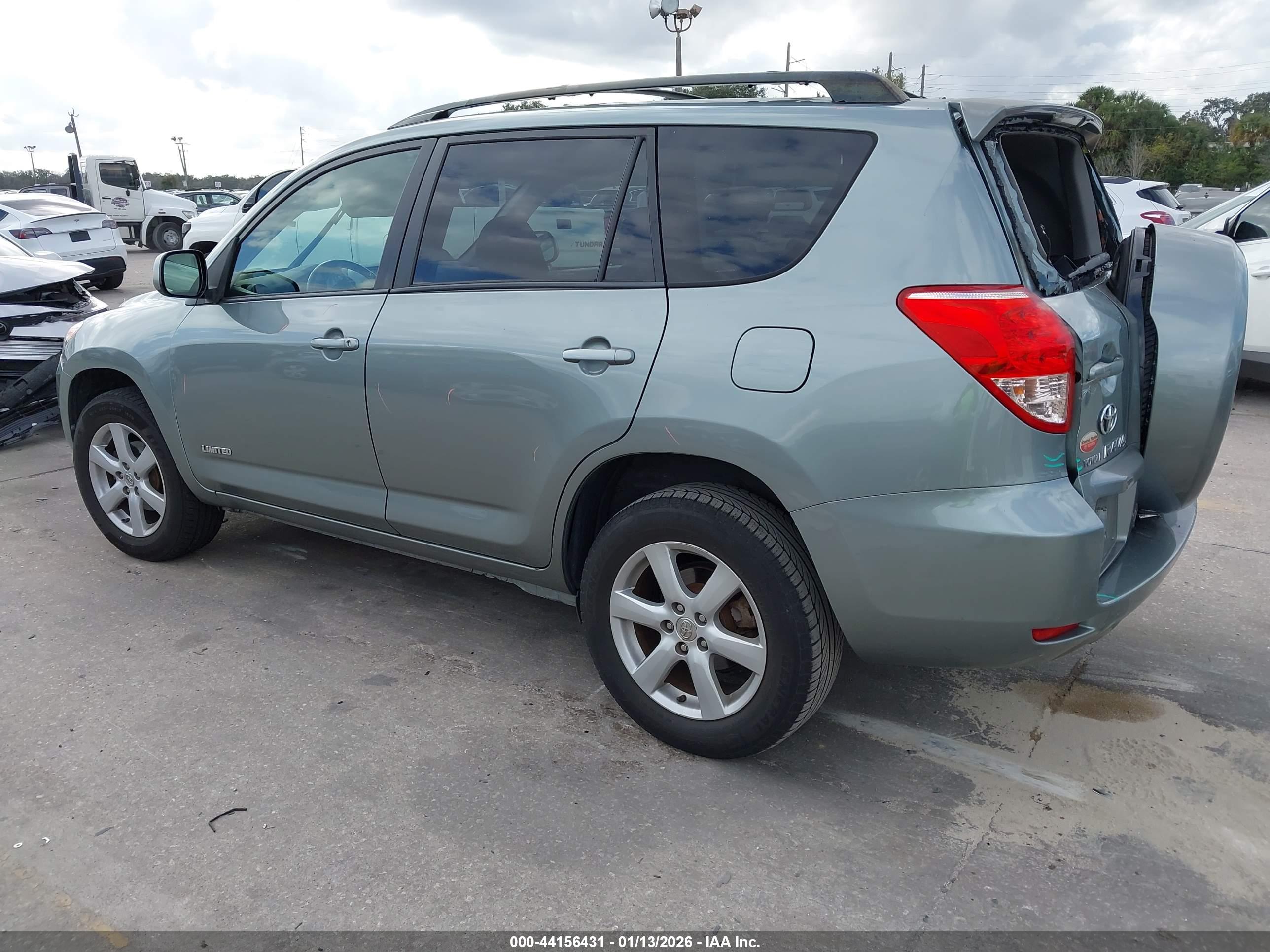 TOYOTA RAV4 image 3