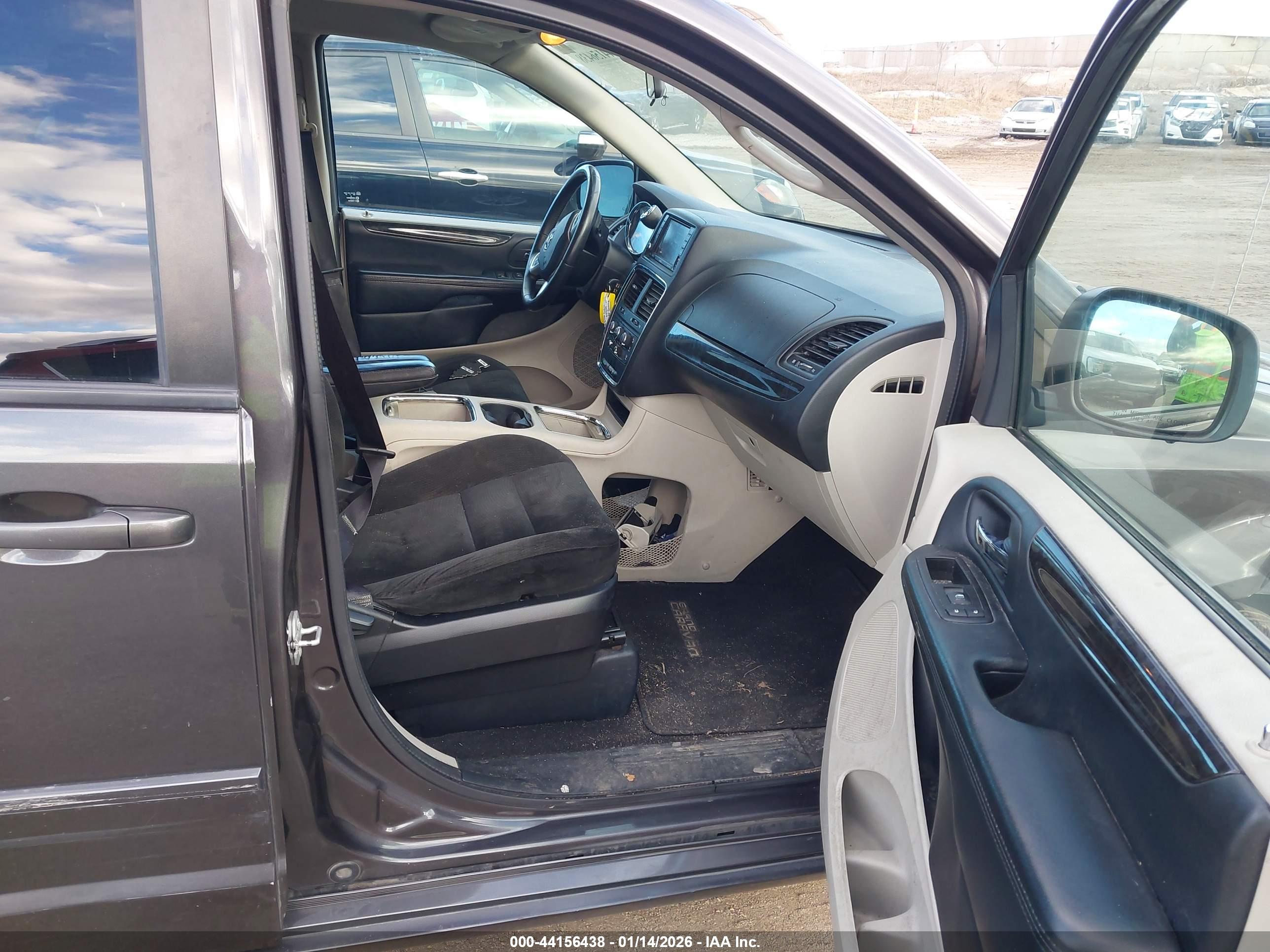 DODGE GRAND image 5