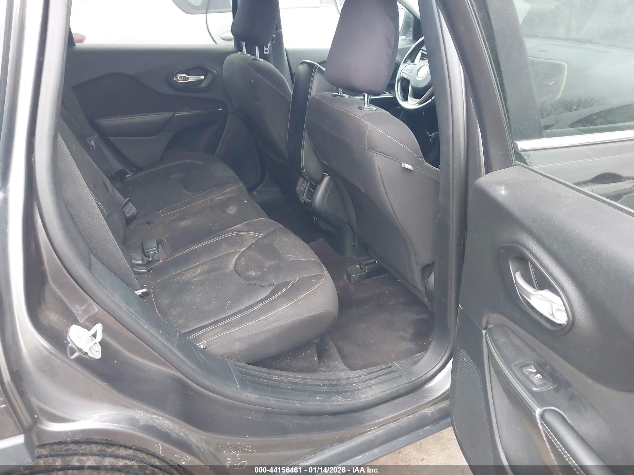 JEEP CHEROKEE image 8