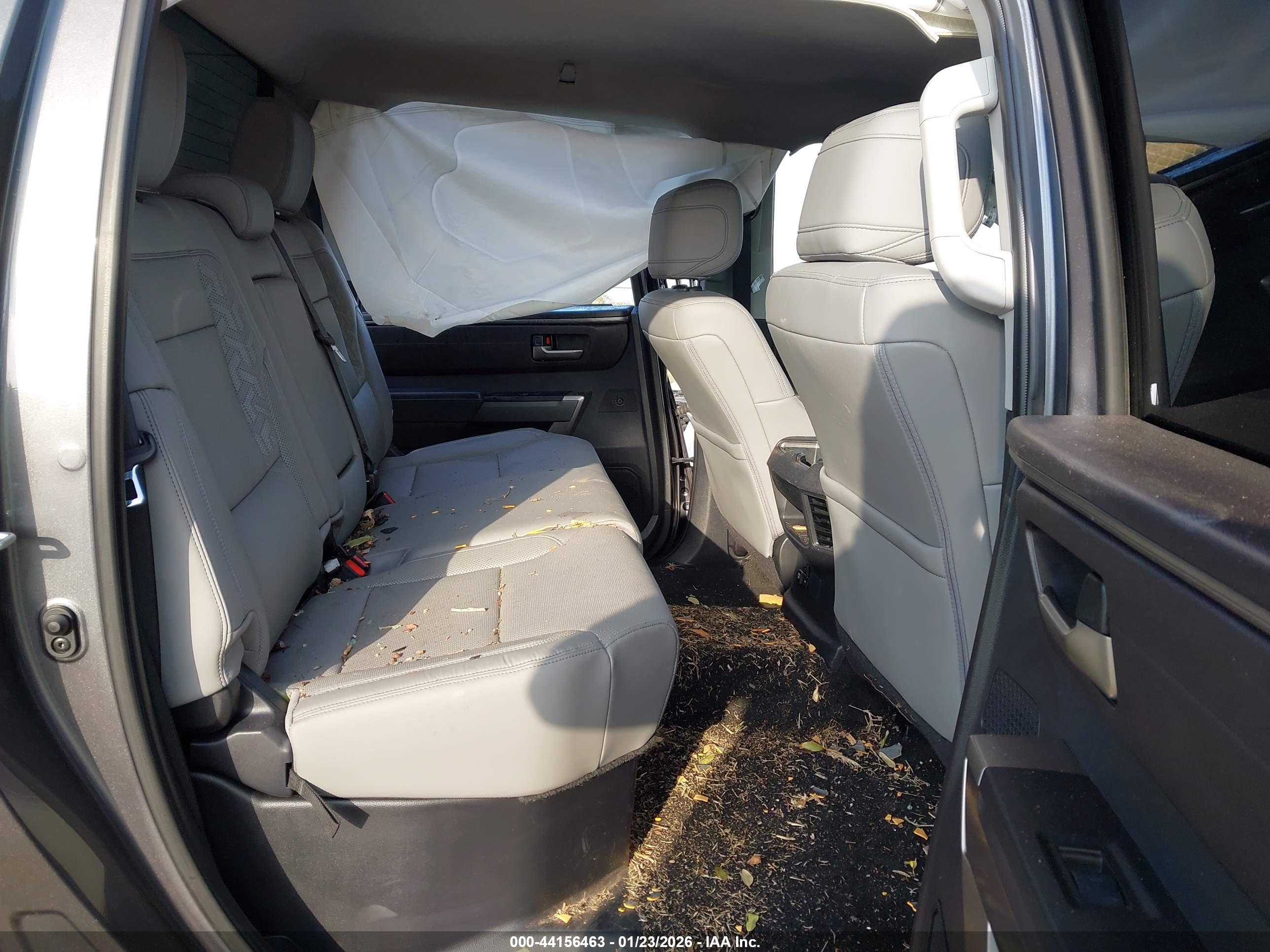 TOYOTA TUNDRA image 8