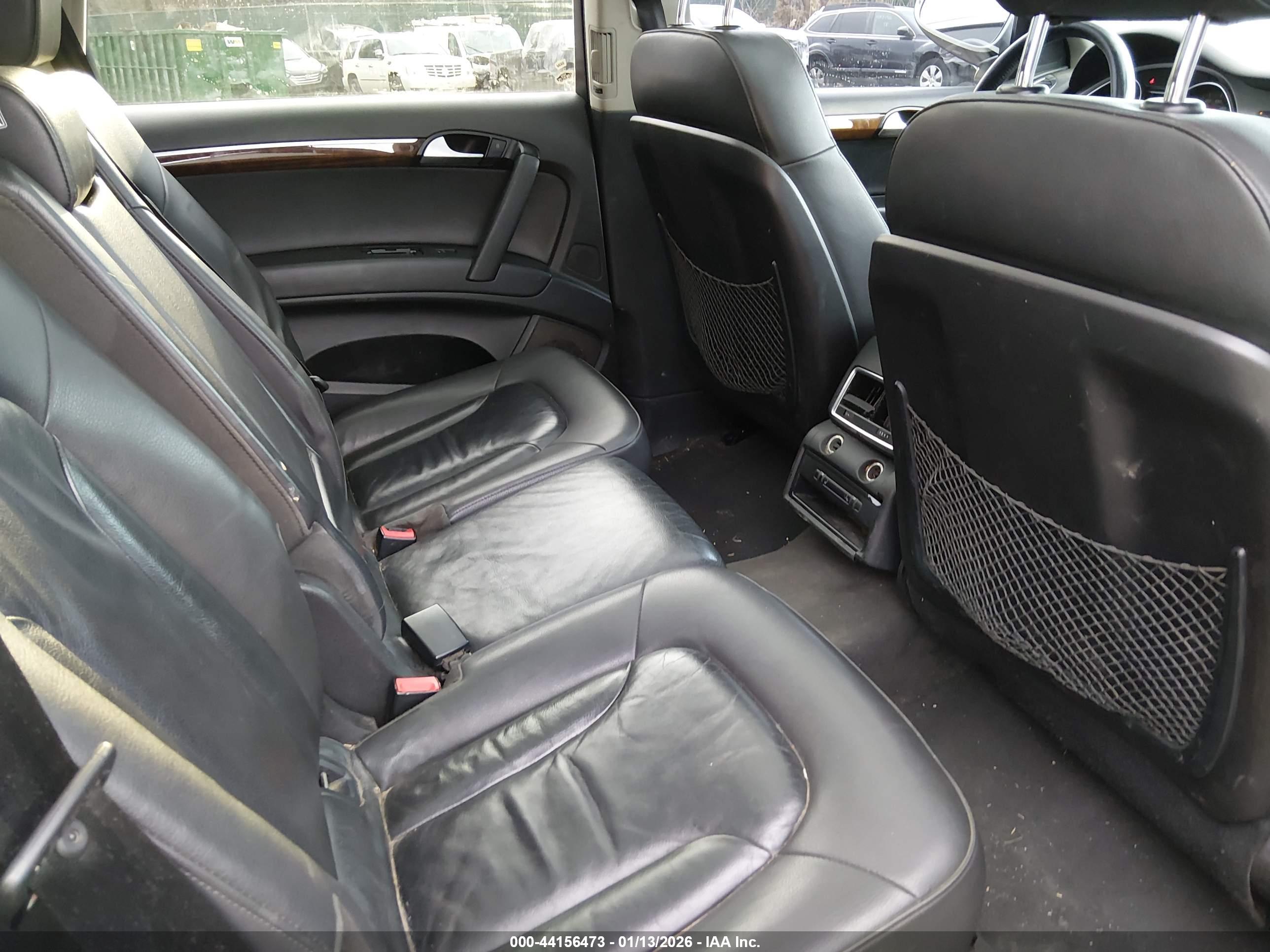 AUDI Q7 image 8