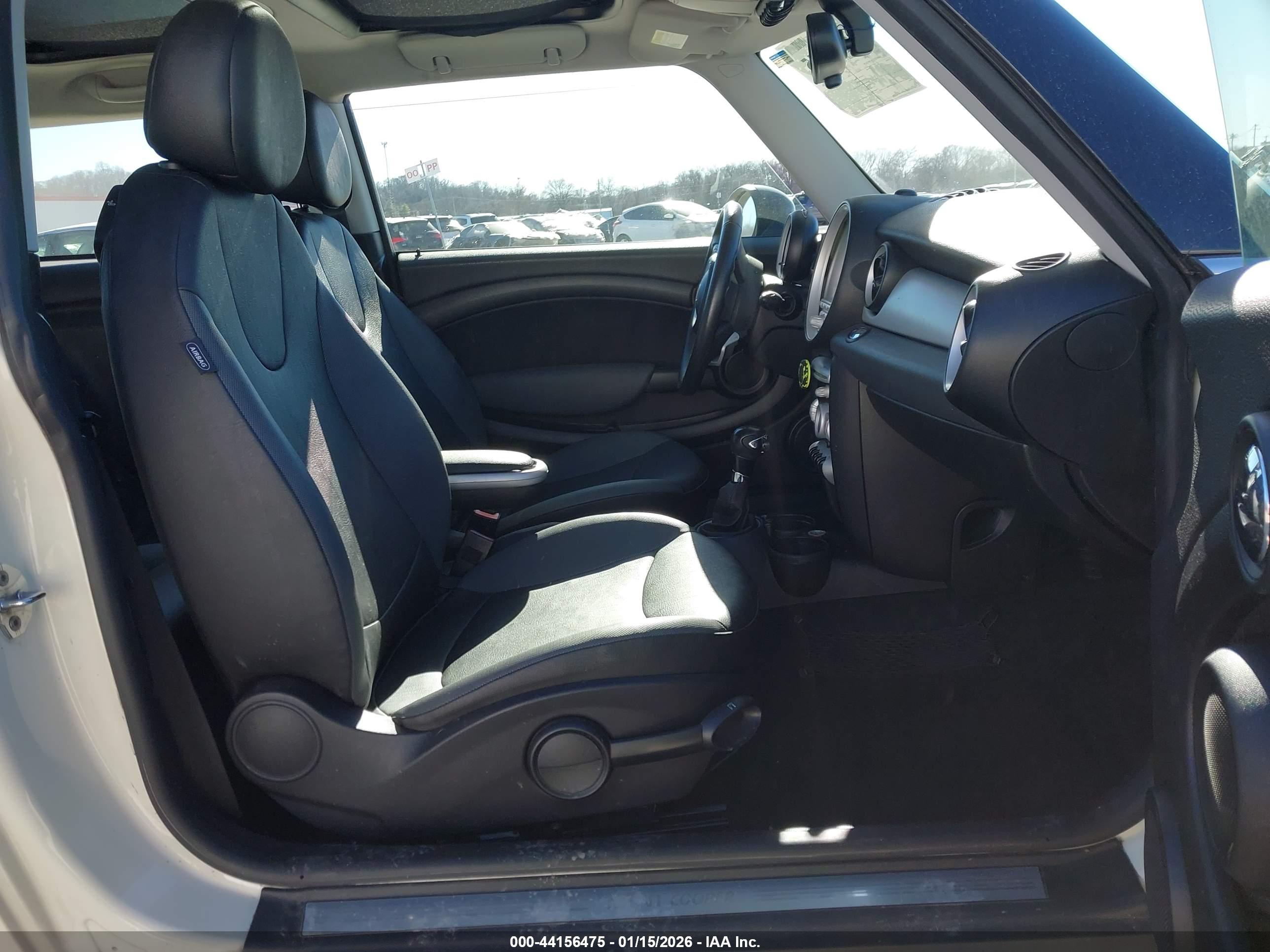 MINI COOPER image 5