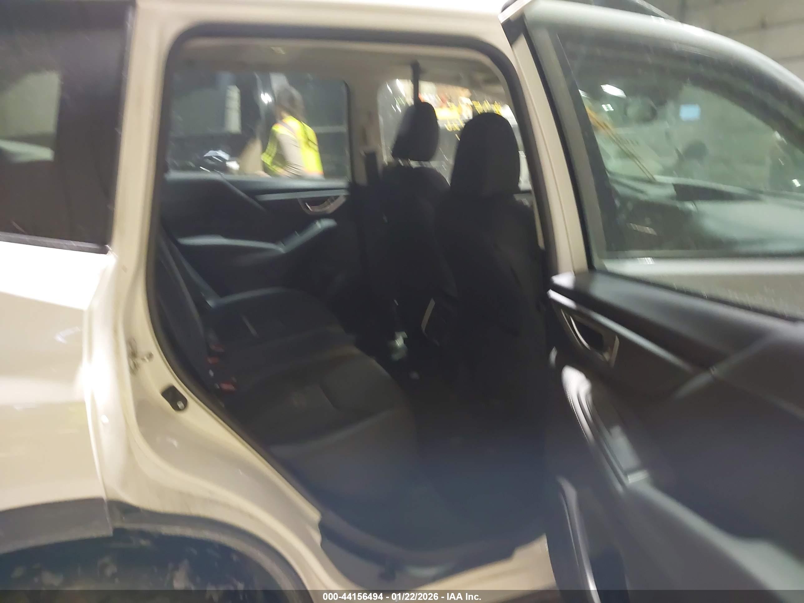 SUBARU FORESTER image 8