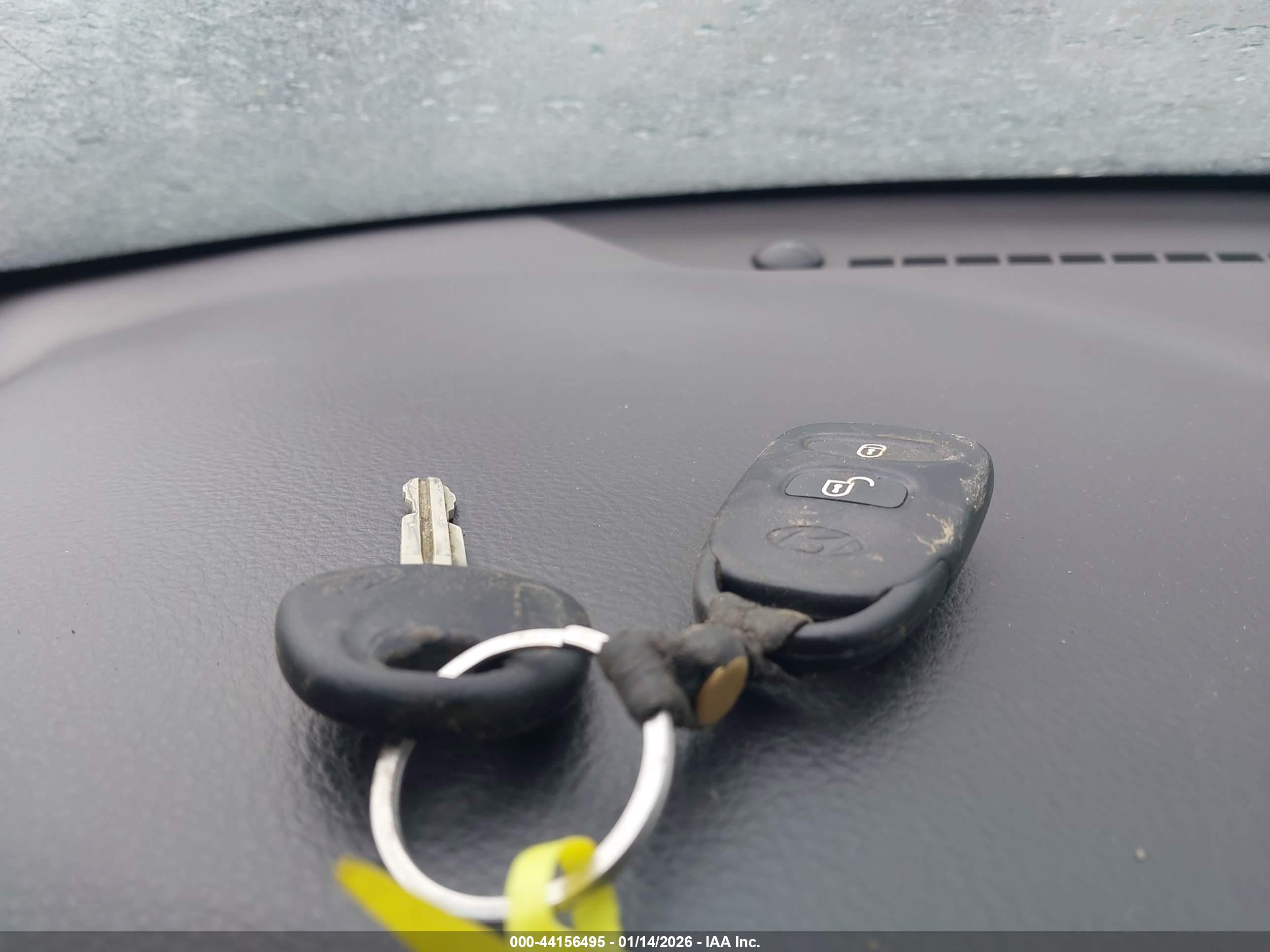 HYUNDAI SANTA image 11