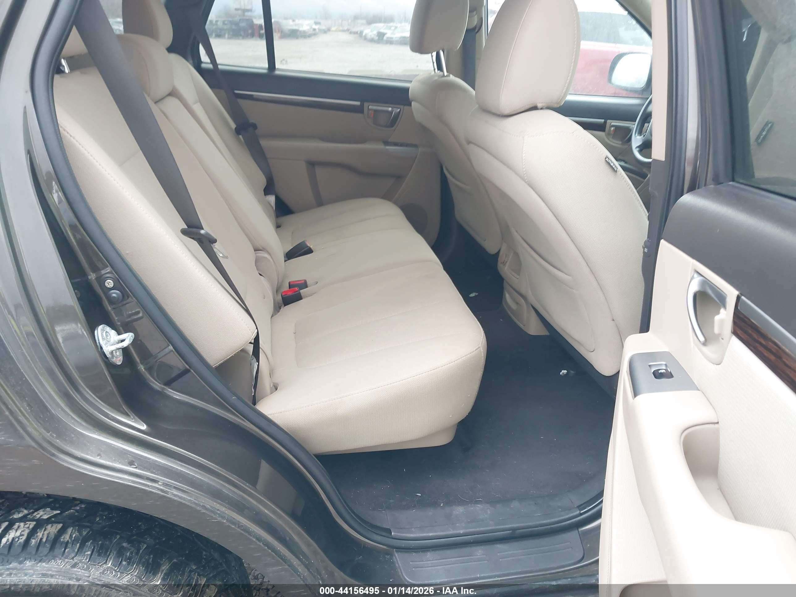 HYUNDAI SANTA image 8