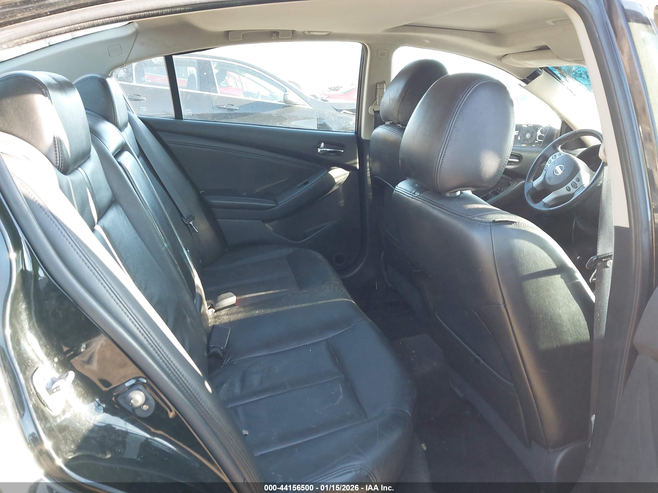 NISSAN ALTIMA image 8