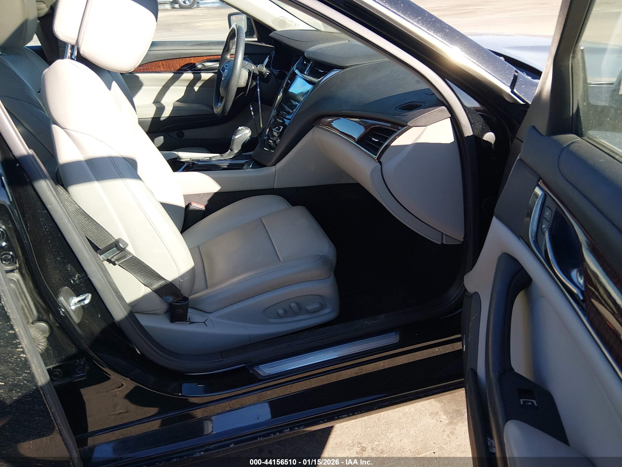 CADILLAC CTS image 5
