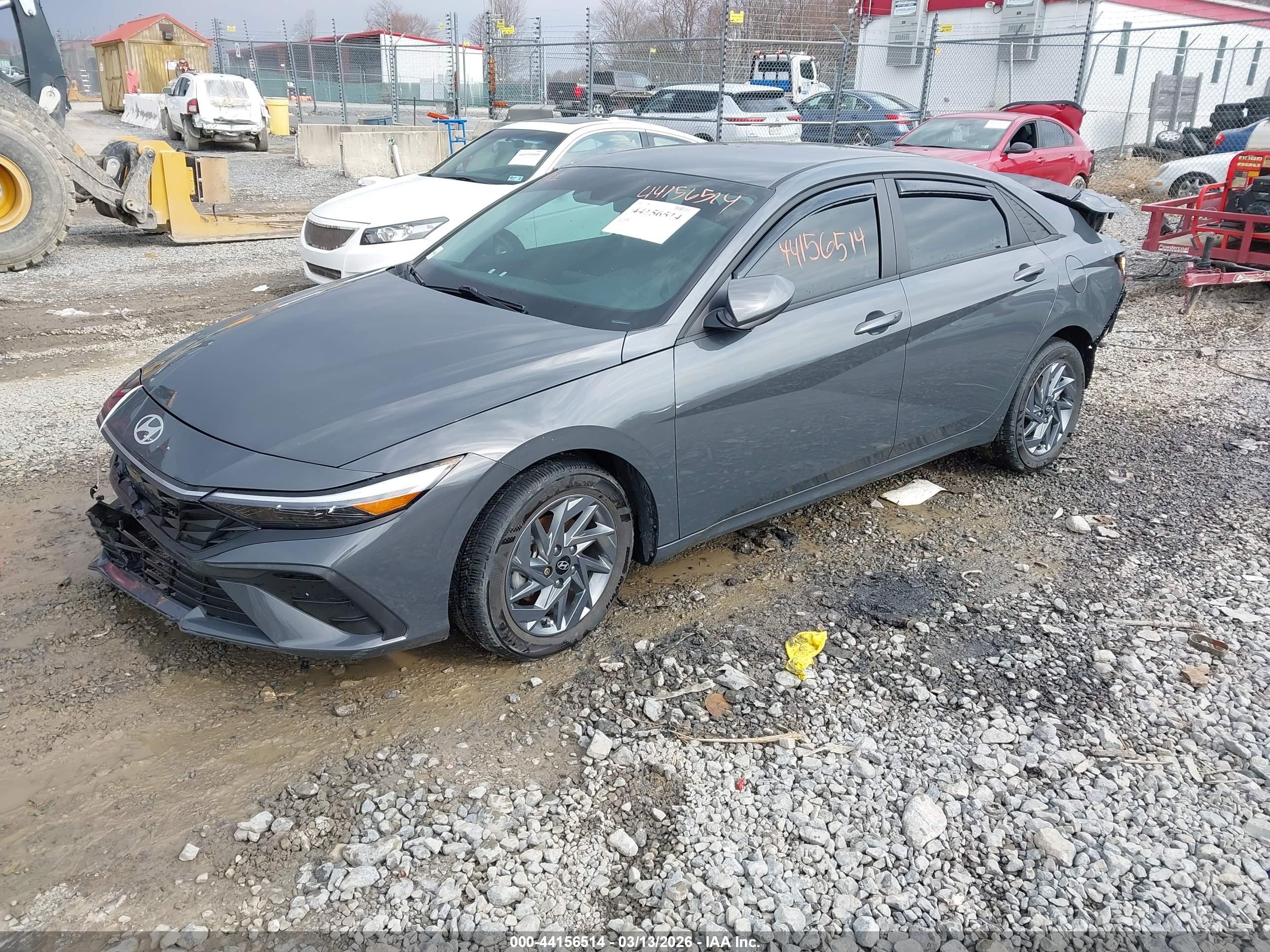 HYUNDAI ELANTRA image 2