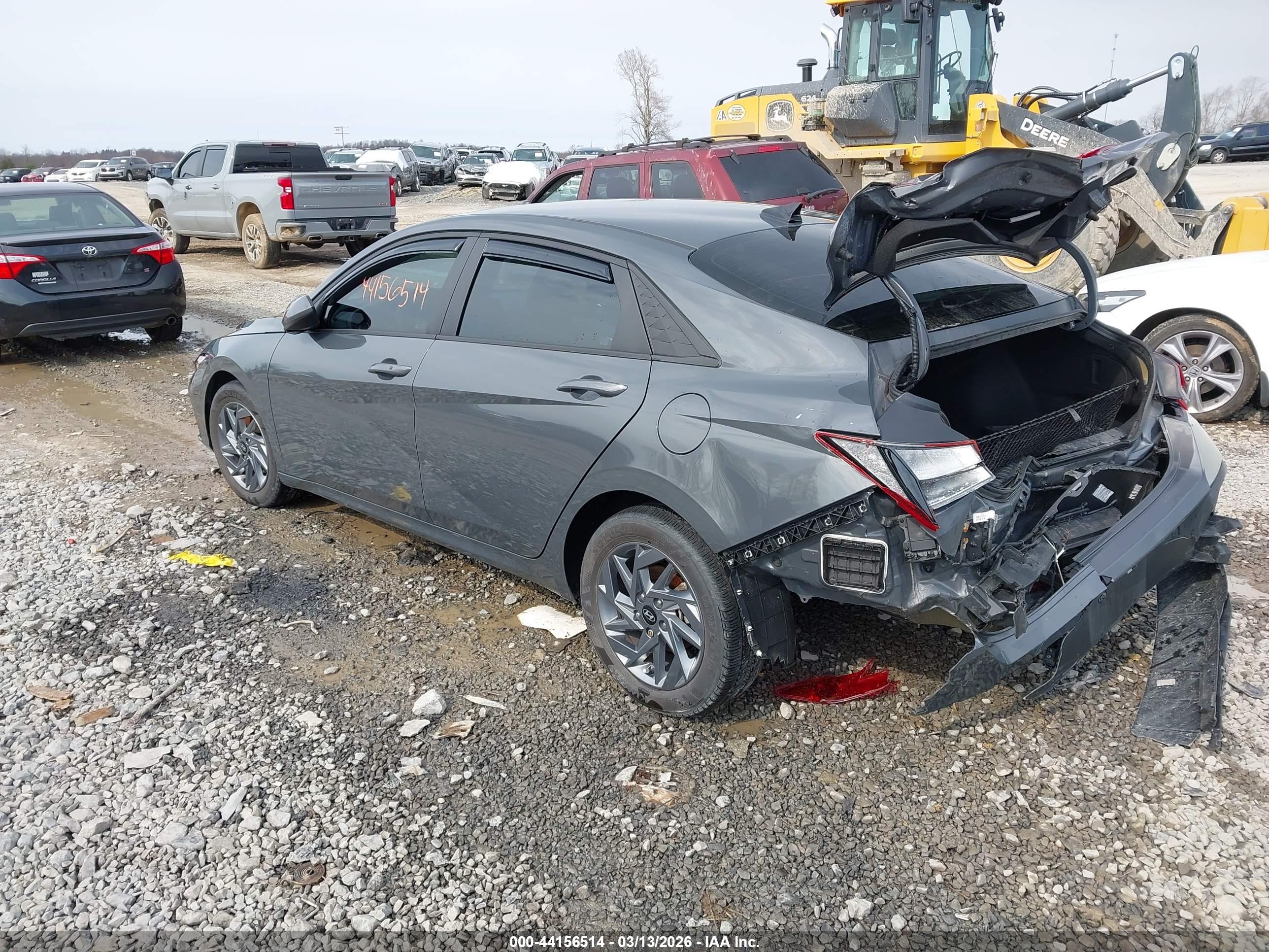 HYUNDAI ELANTRA image 3