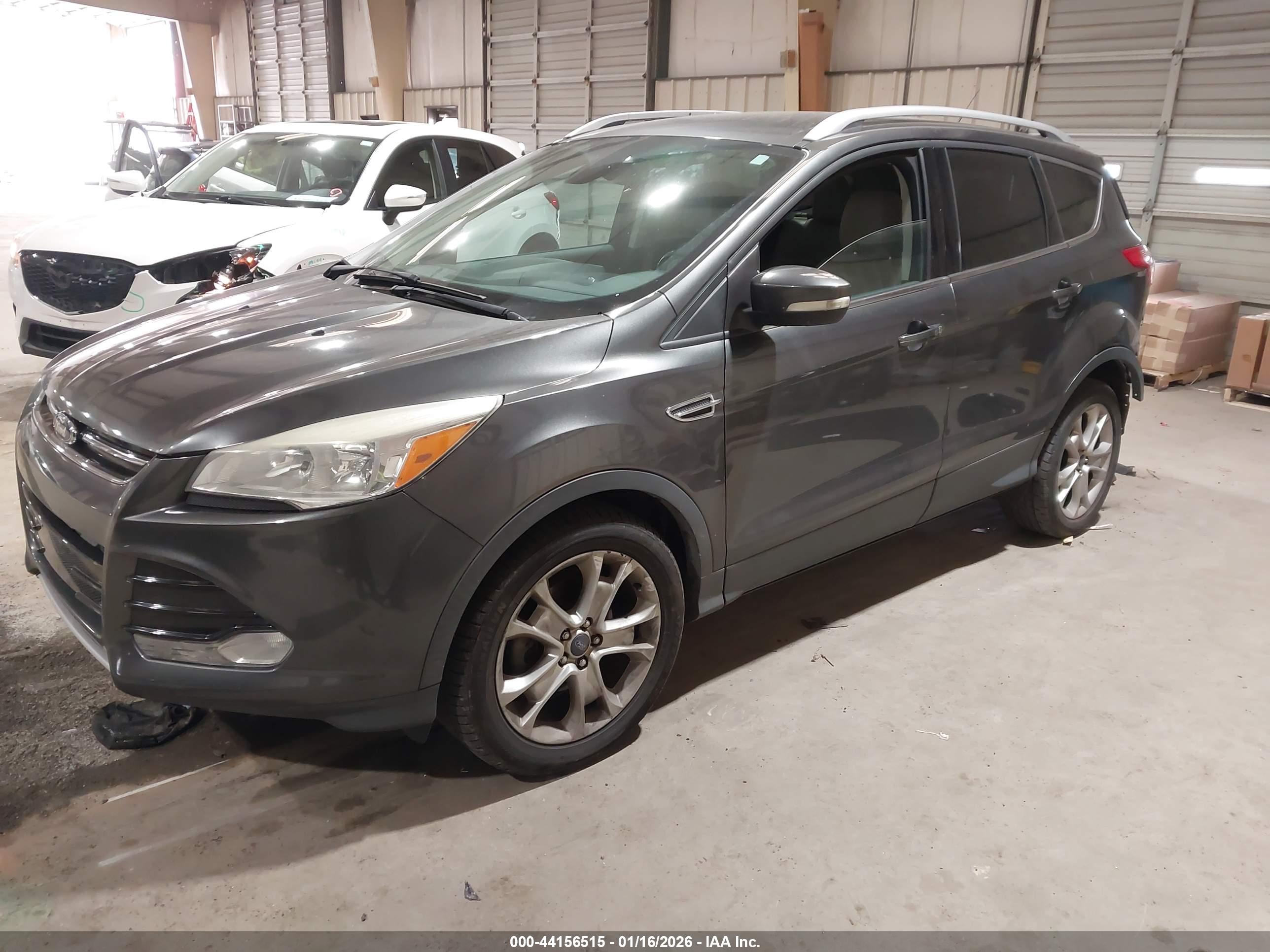 FORD ESCAPE image 2