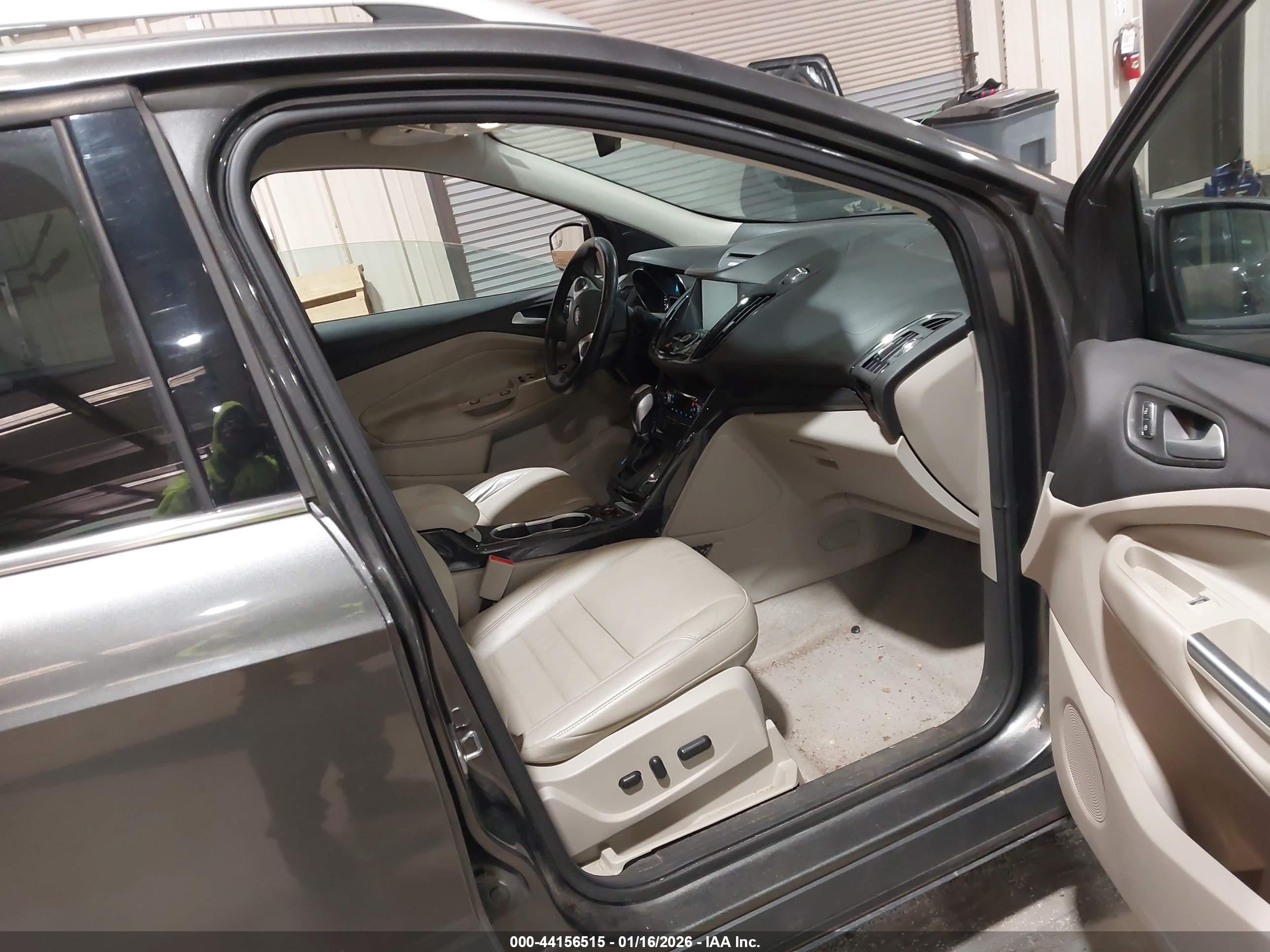 FORD ESCAPE image 5