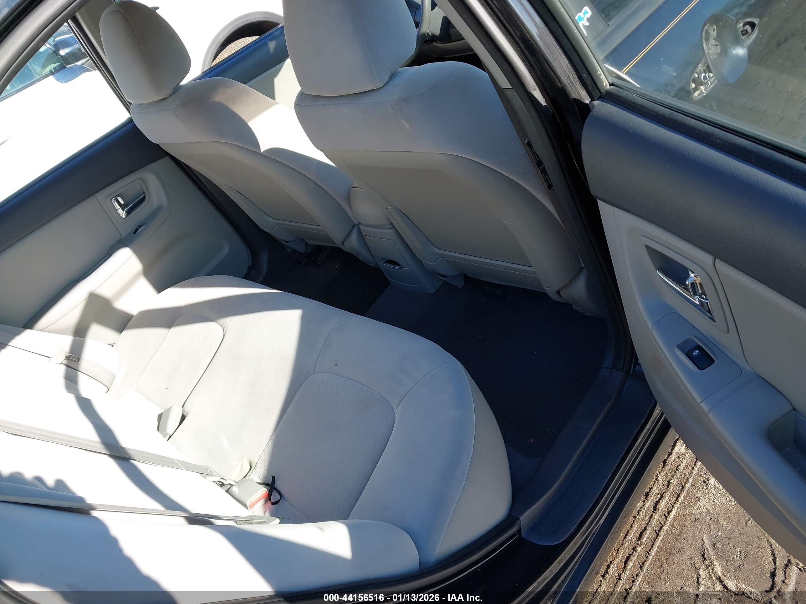 KIA SPECTRA image 8