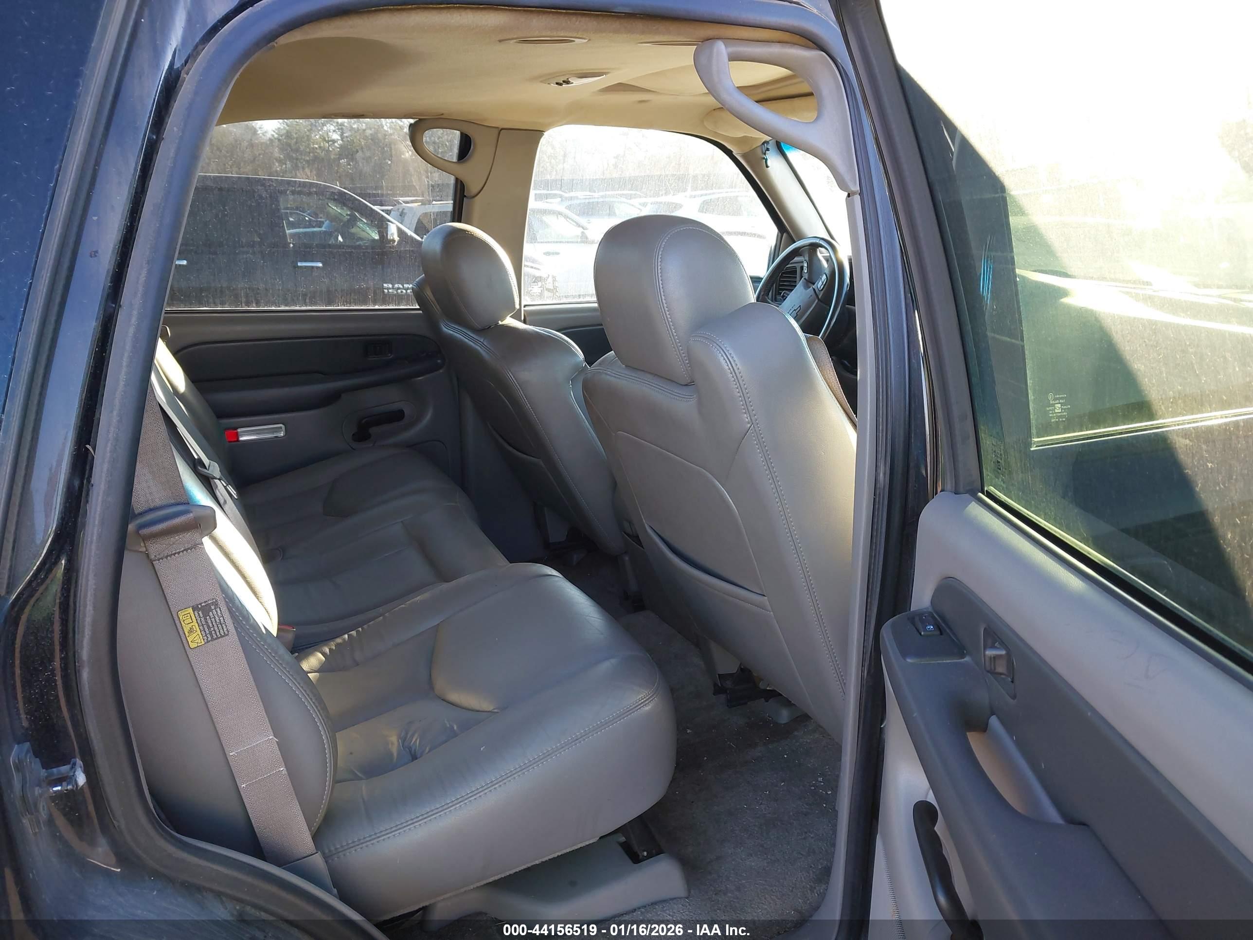 CHEVROLET TAHOE image 8