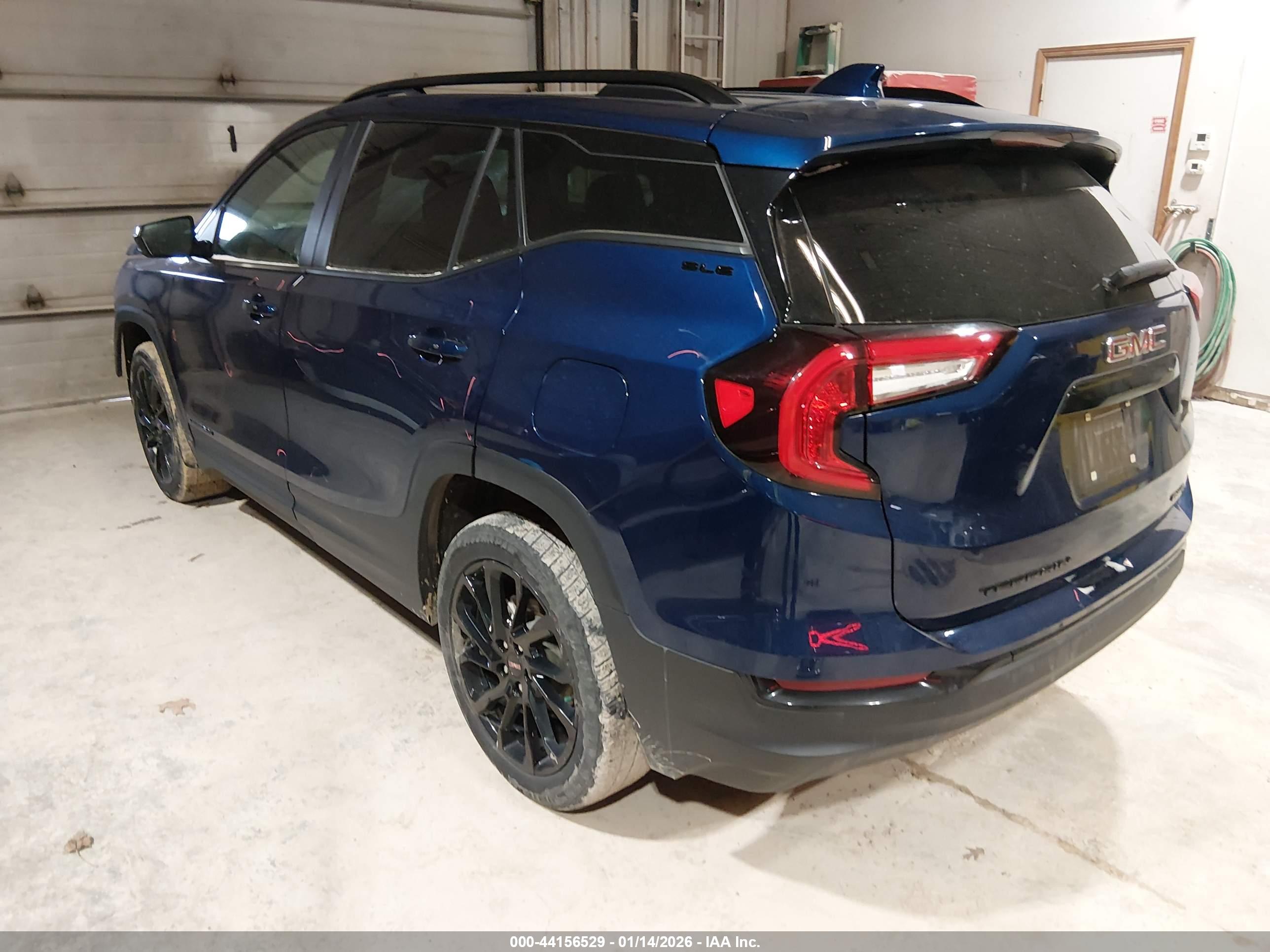 GMC TERRAIN image 3