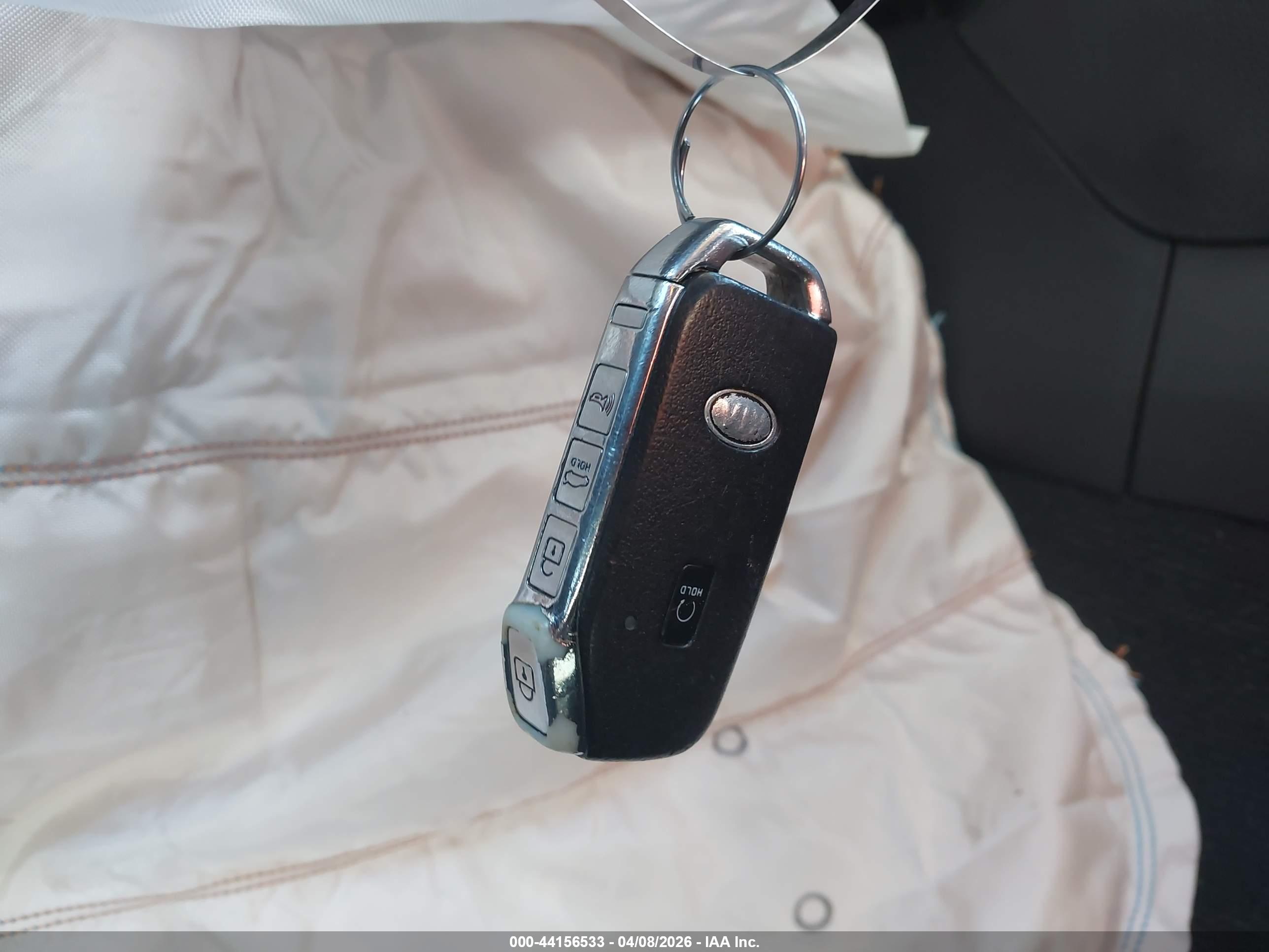 KIA K5 image 11