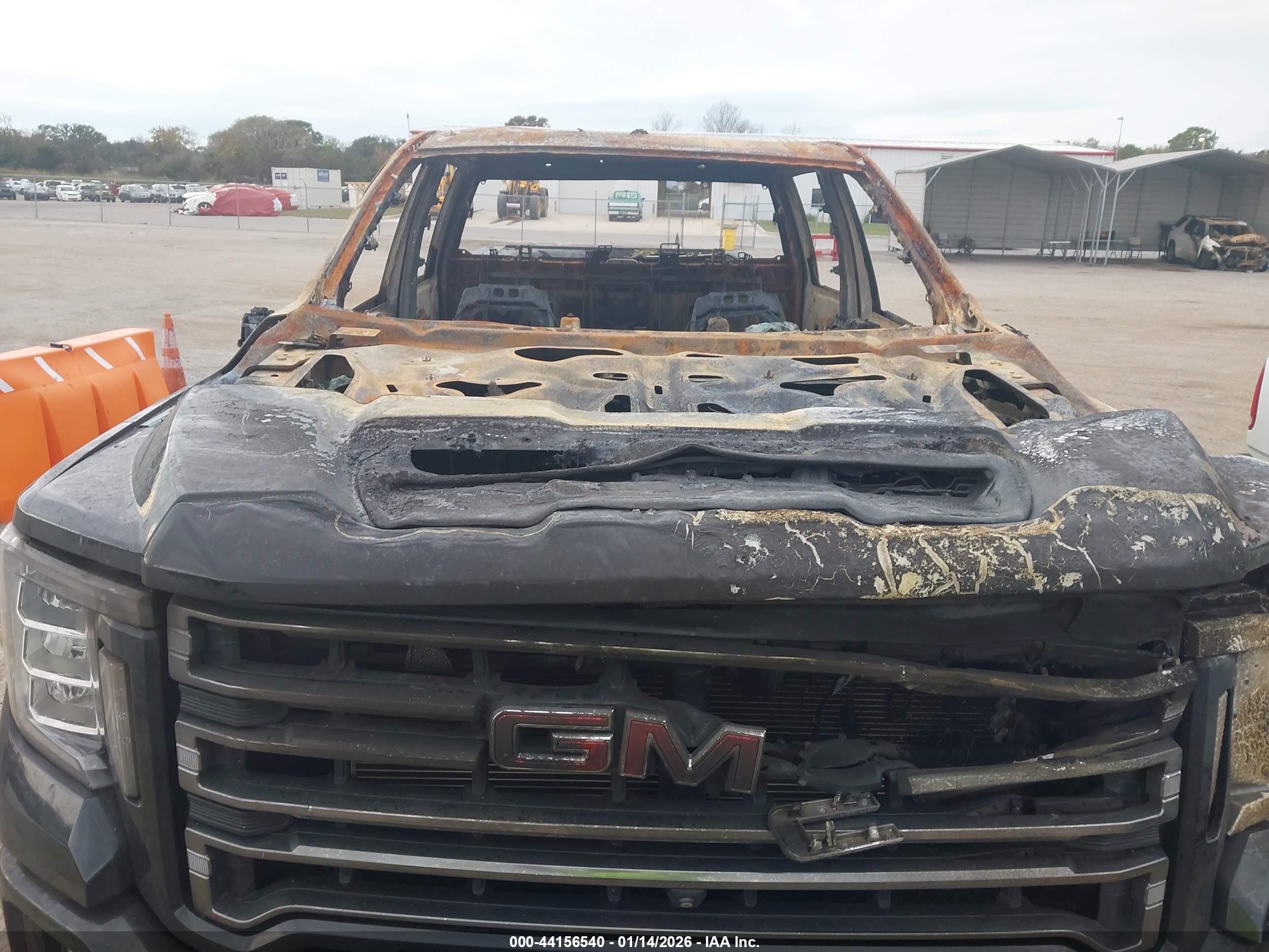 GMC SIERRA image 10