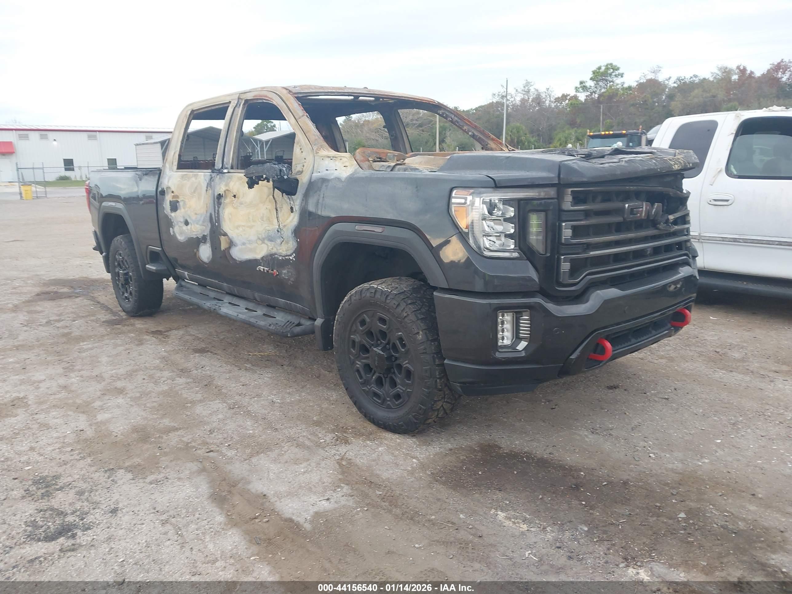GMC SIERRA image 2