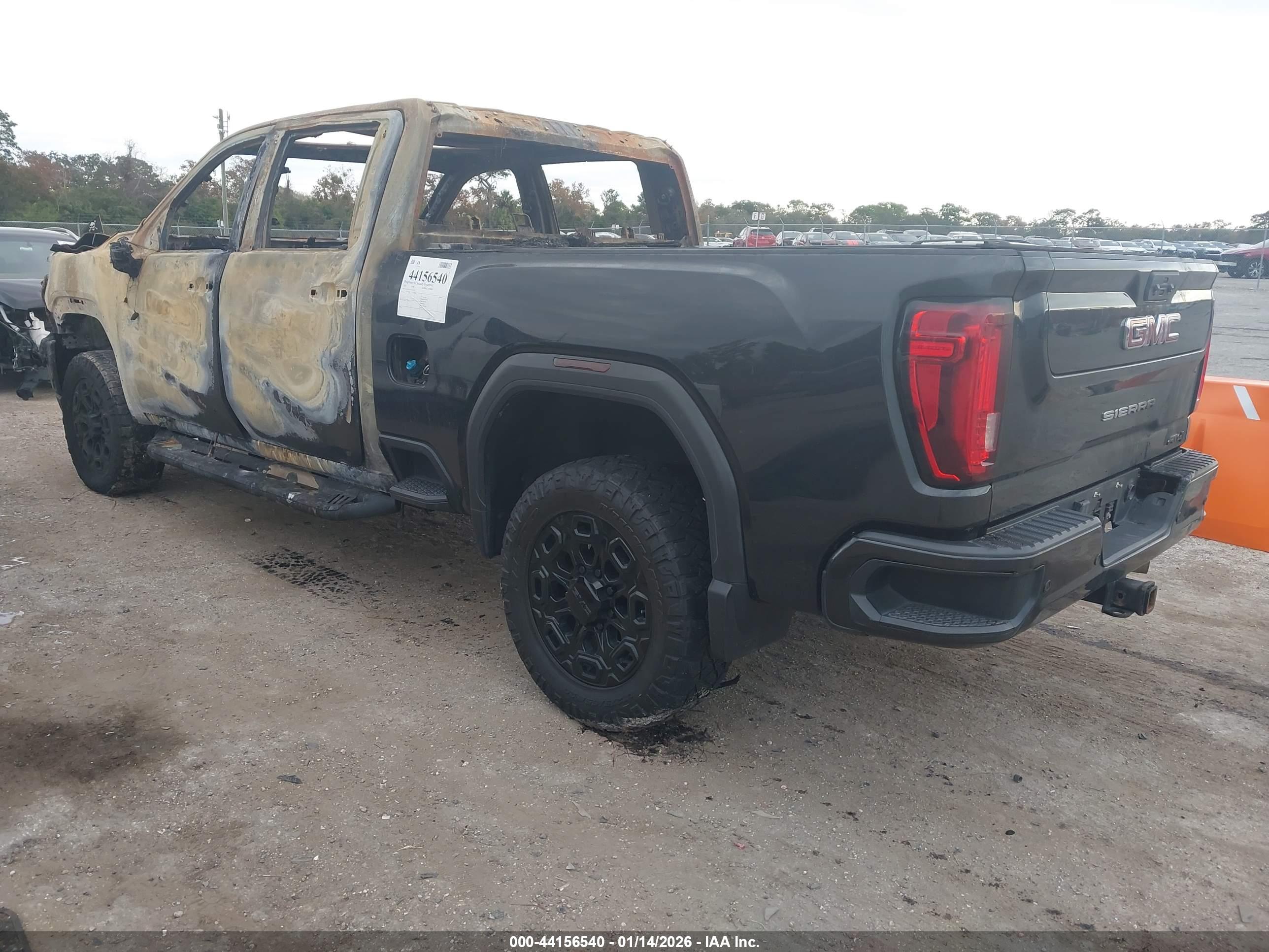 GMC SIERRA image 4