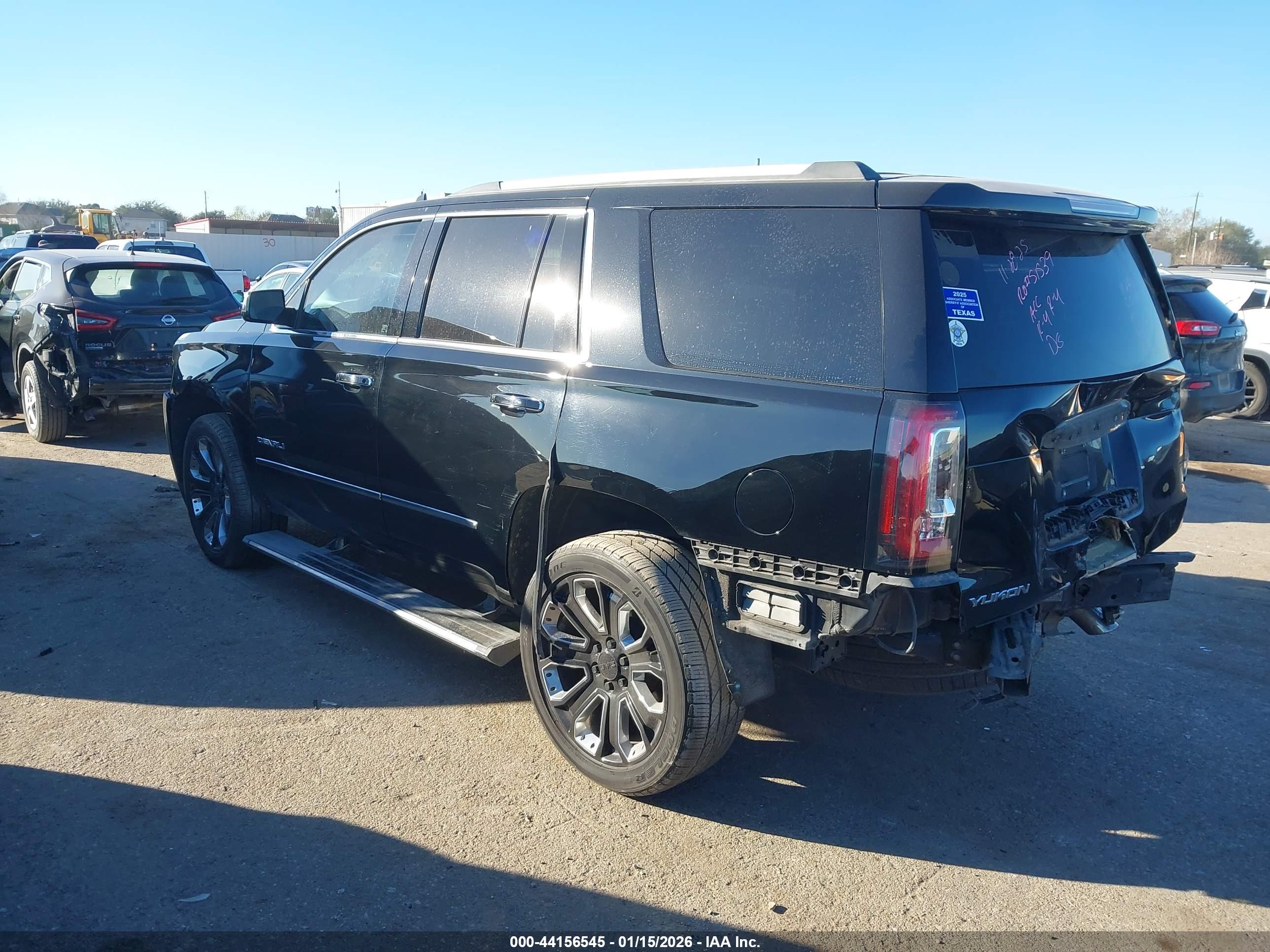 GMC YUKON image 3