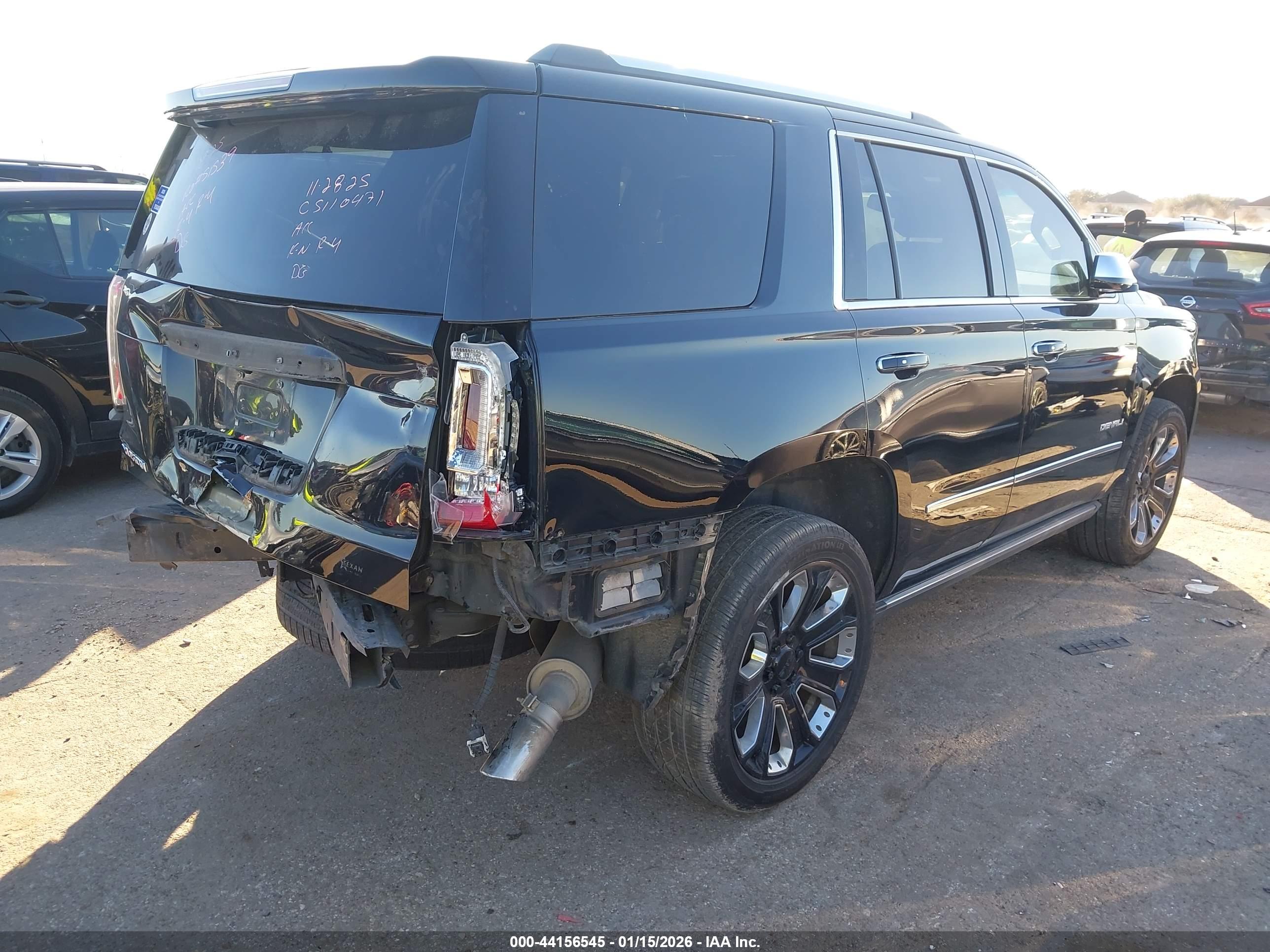 GMC YUKON image 4