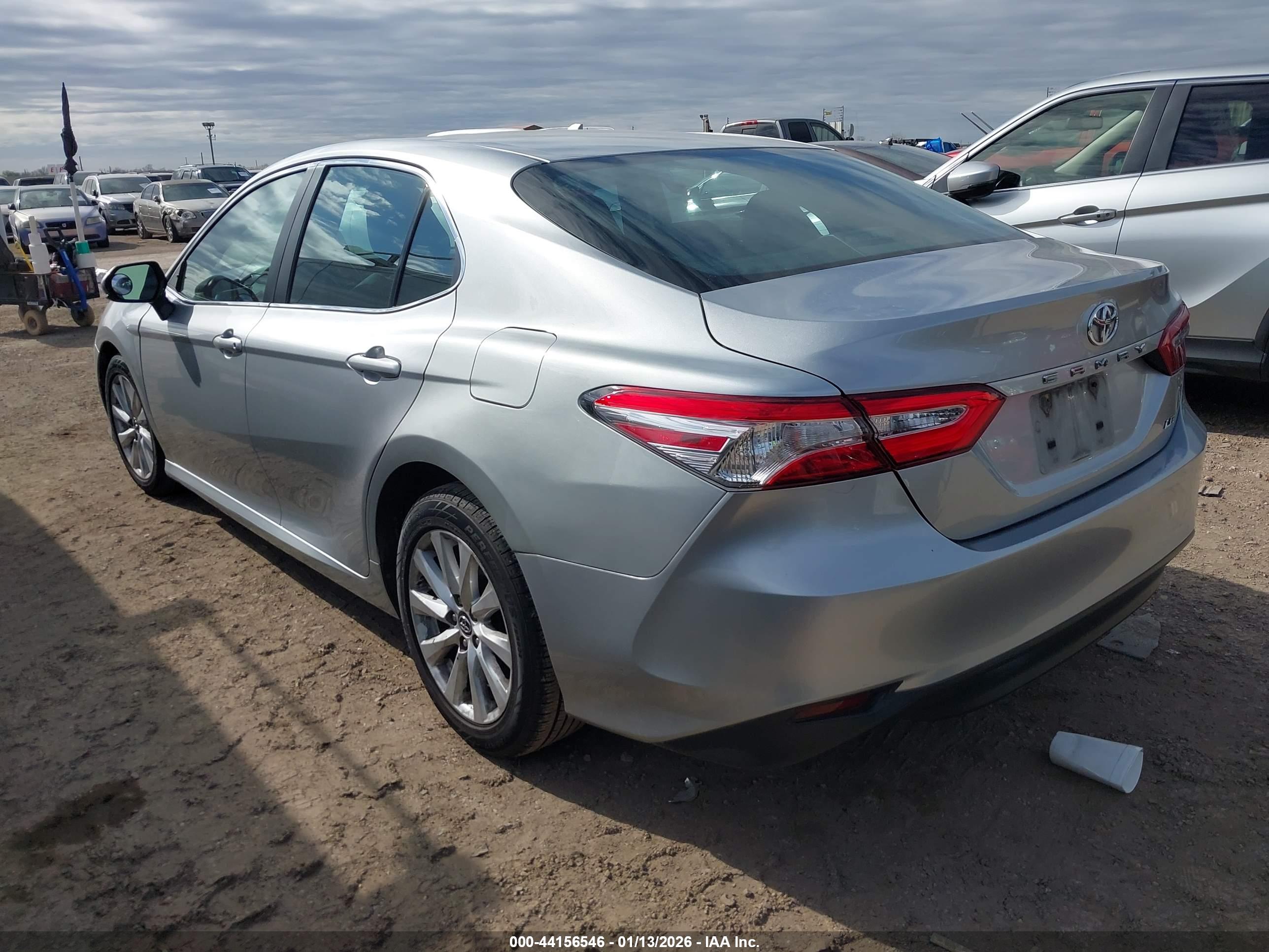 TOYOTA CAMRY image 3