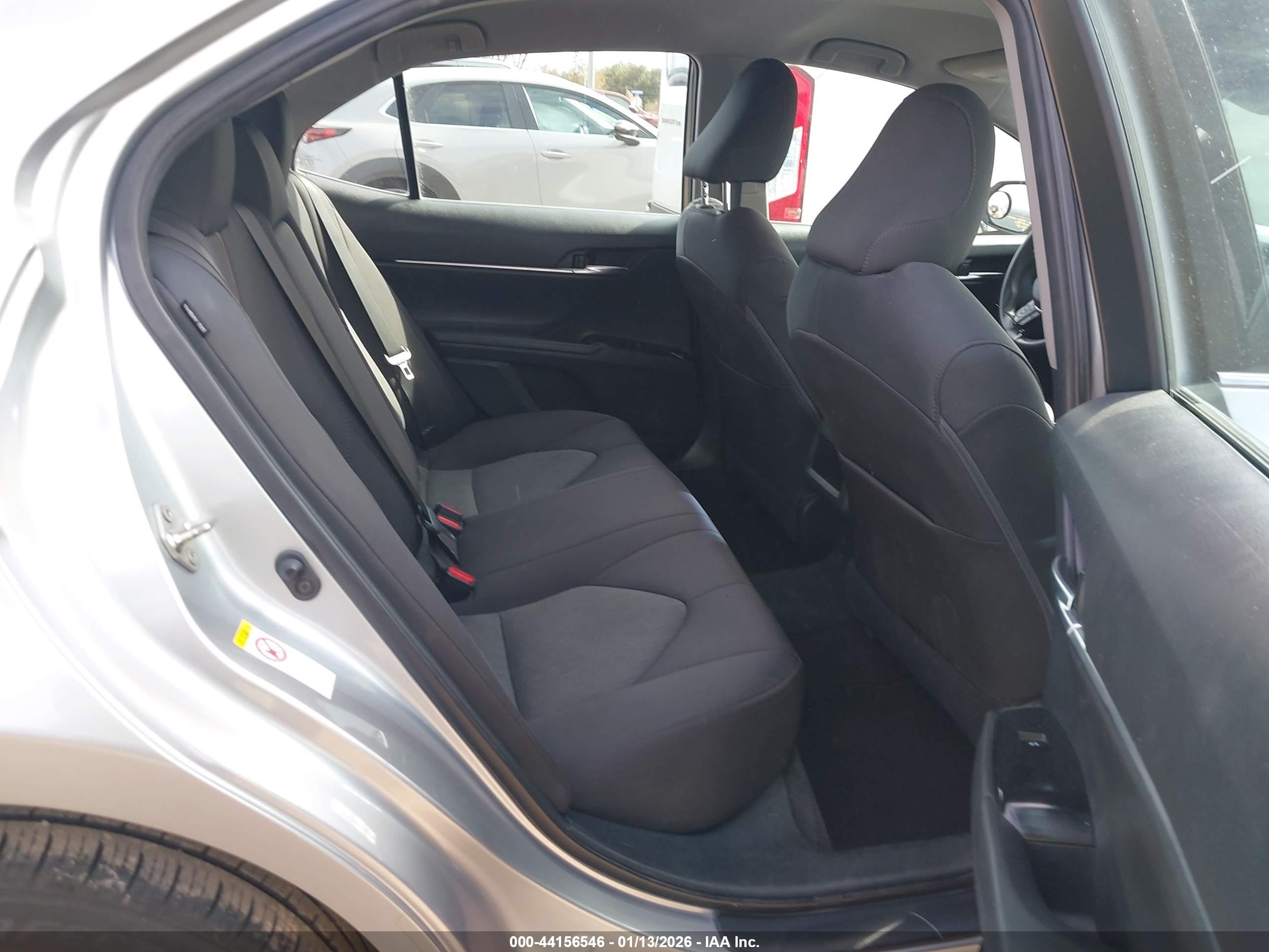 TOYOTA CAMRY image 8