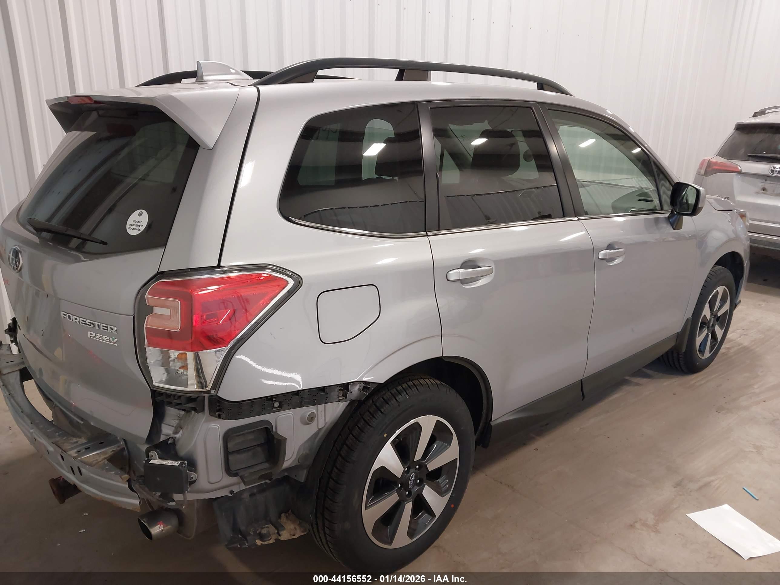 SUBARU FORESTER image 4
