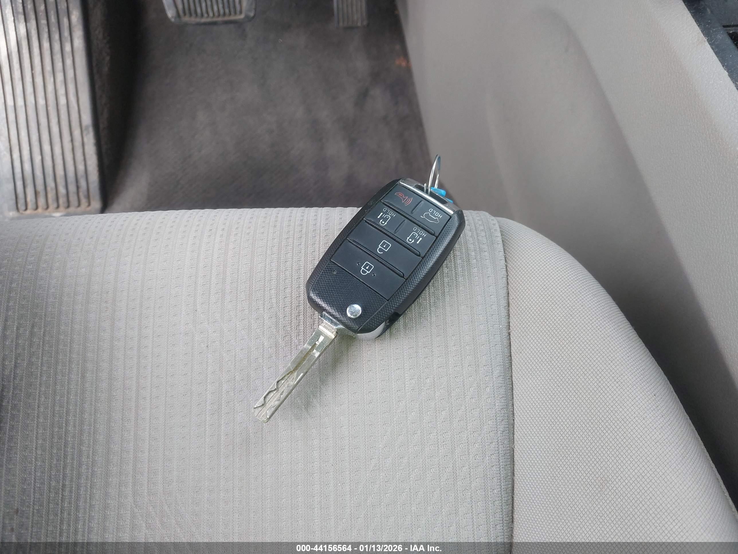 KIA SEDONA image 11