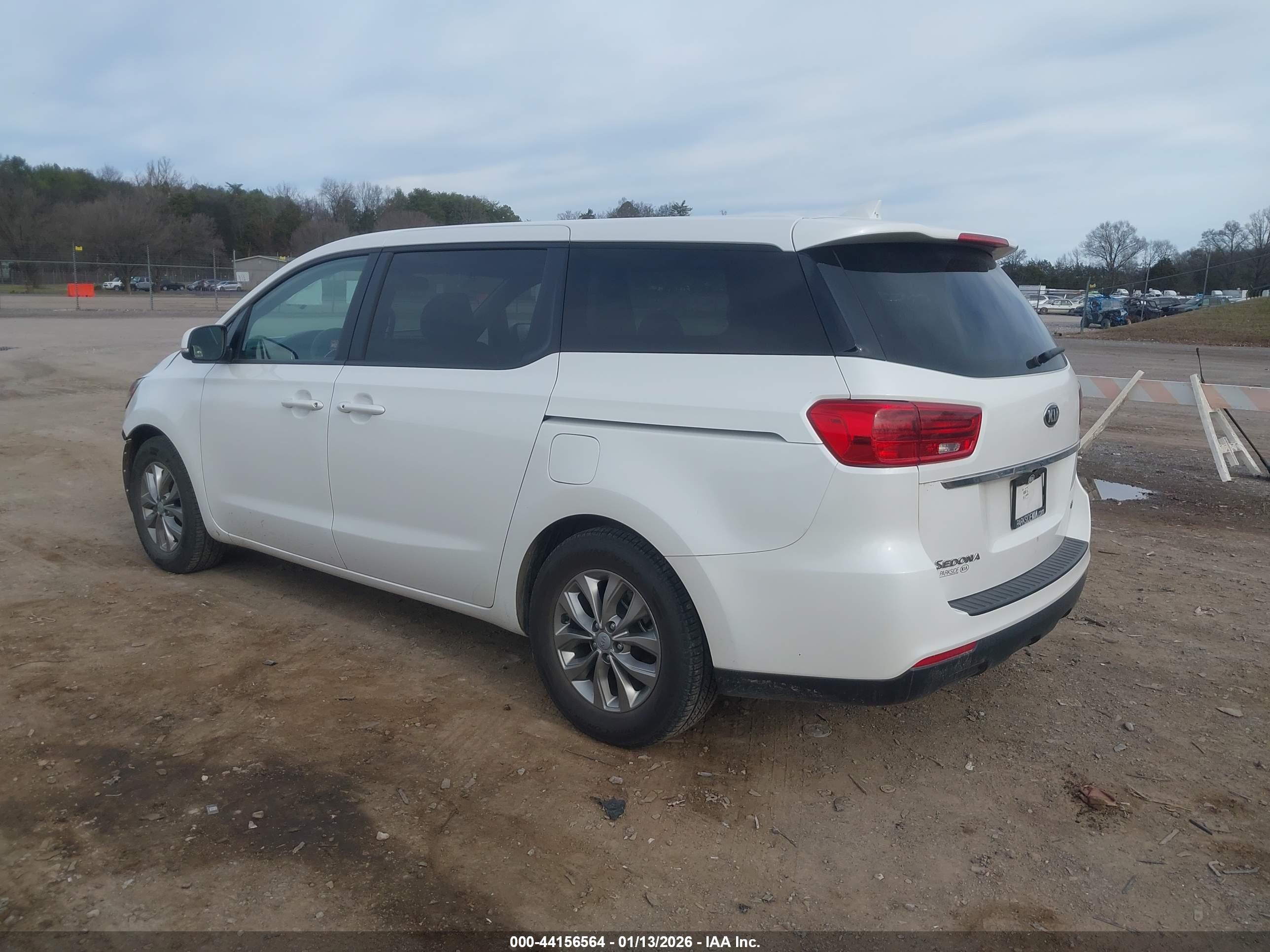 KIA SEDONA image 3