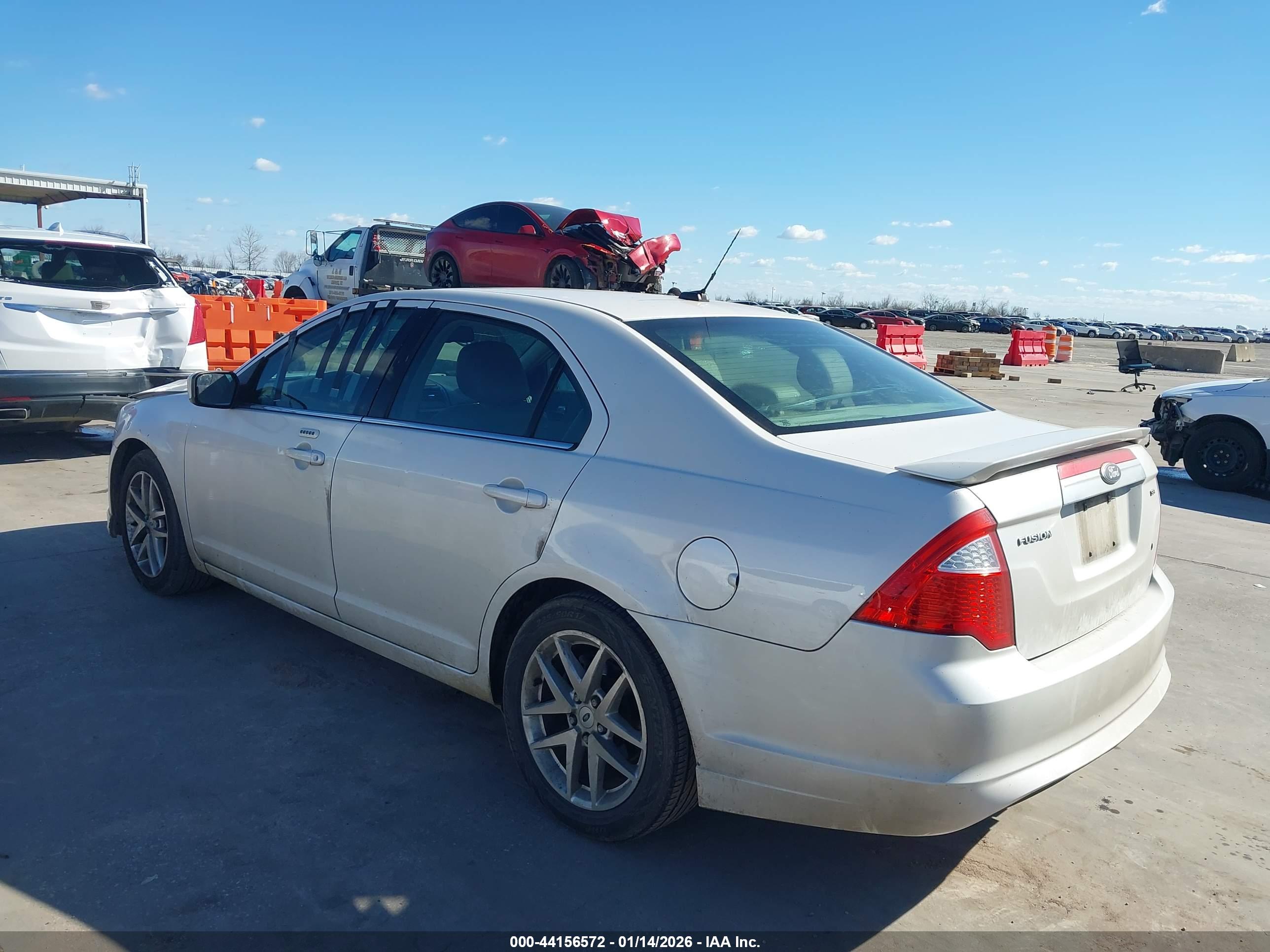 FORD FUSION image 3