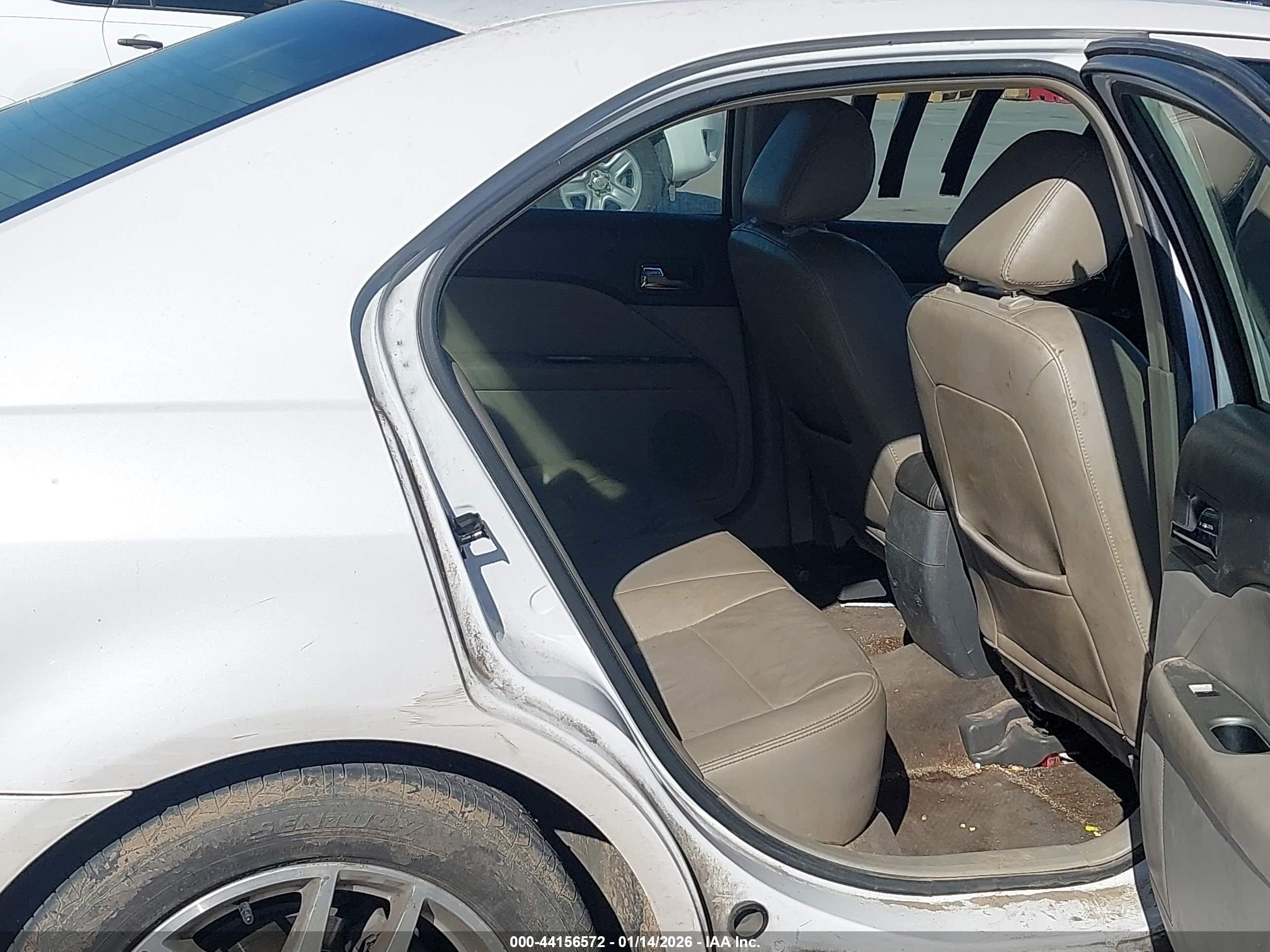 FORD FUSION image 8
